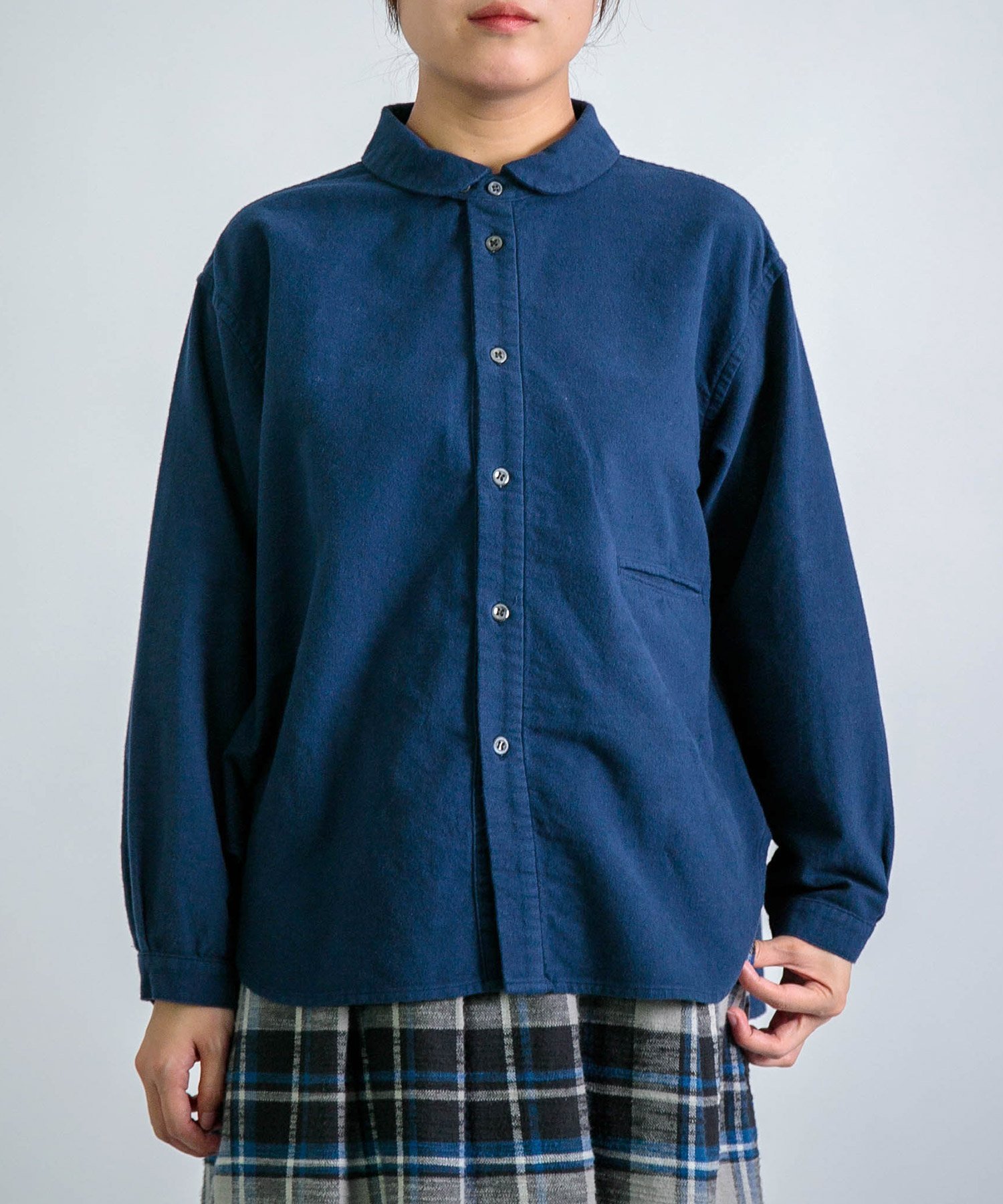 【ドミンゴ/DOMINGO】のコットンフランネル ラウンドカラーシャツ インテリア・キッズ・メンズ・レディースファッション・服の通販 founy(ファニー) 　ファッション　Fashion　レディースファッション　Fashion for Women　トップス・カットソー　Cut & Sew Tops　シャツ・ブラウス・オフィスカジュアル　Elegant Blouses & Button-Ups　ショルダー　Shoulder, Shoulder Strap　トレンド　Trend, Trending Now　ドロップ　Drop Shoulder, Dropped Style　ベーシック　Basic, Essential　ポケット　Pocket, Pocket Detail　ラウンド　Round, Round Neck　ワイド　Wide, Wide Fit　冬　Winter / This Winter　A/W・秋冬　Autumn/Winter　おすすめ　Recommended / Our Picks　ネイビー|ID: prp329100004836274 ipo3291000000035227988