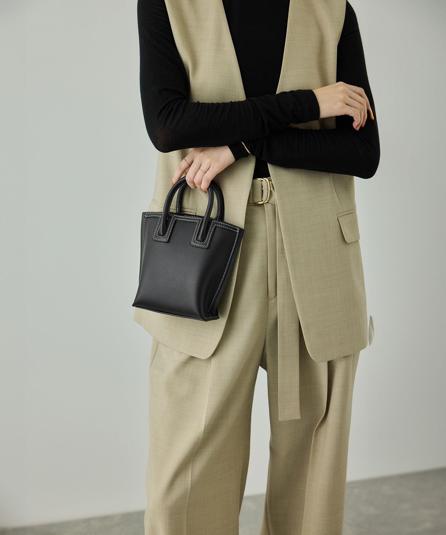 【ロペ/ROPE'】の【E POR】Ree BAG Mini【WEB限定】【超軽量】 インテリア・キッズ・メンズ・レディースファッション・服の通販 founy(ファニー) 　ファッション　Fashion　レディースファッション　Fashion for Women　エレガント 上品　Elegant　軽量　Lightweight, Ultra Light　ショルダー　Shoulder, Shoulder Strap　ポケット　Pocket, Pocket Detail　おすすめ　Recommended / Our Picks　旅行　Travel　ビジネス 仕事 通勤　Business / Work / Commuting　ブラック(01)|ID: prp329100004836278 ipo3291000000035228043