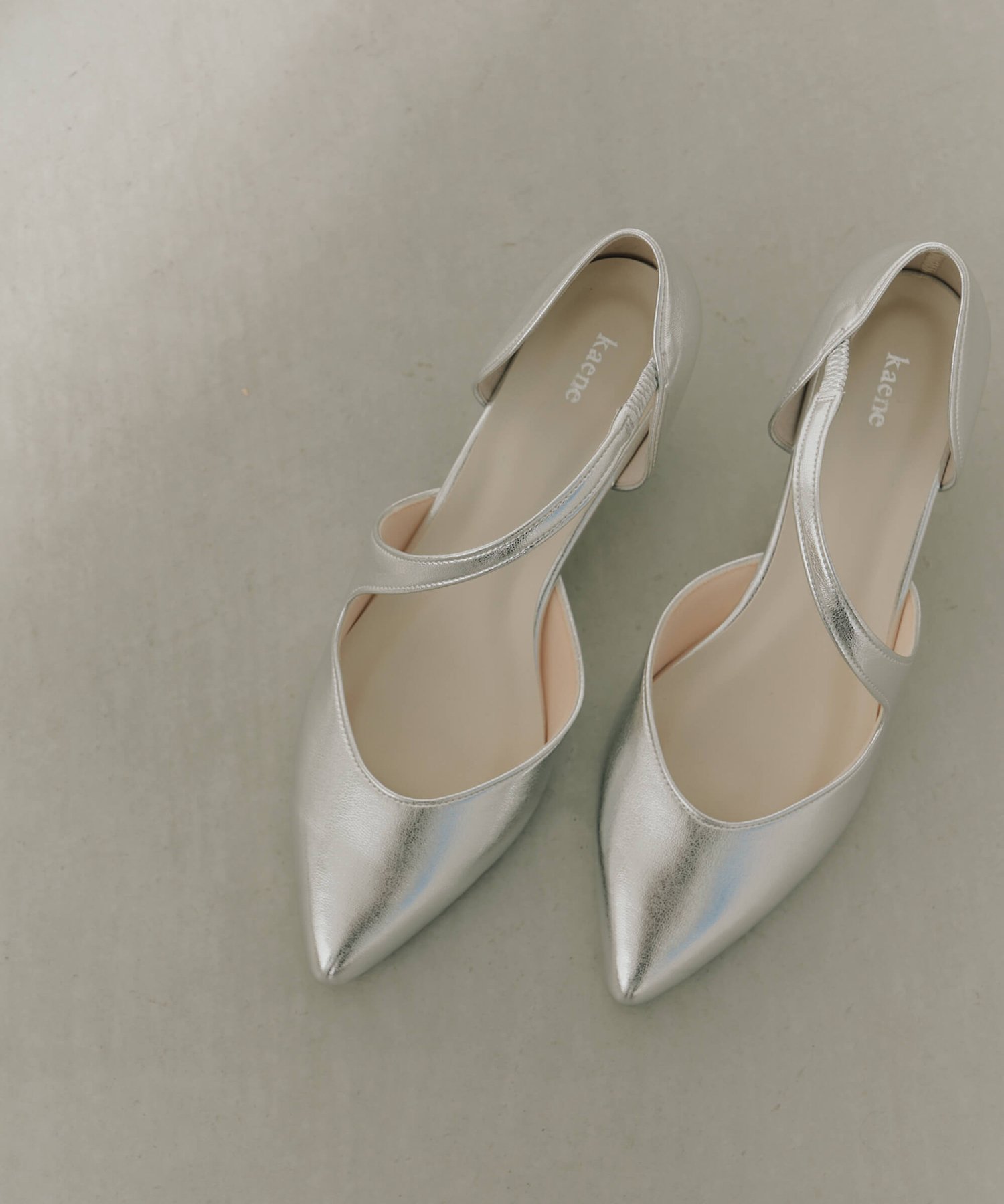 【カエン/Kaene】のアシメストラップパンプス インテリア・キッズ・メンズ・レディースファッション・服の通販 founy(ファニー) 　ファッション　Fashion　レディースファッション　Fashion for Women　おすすめ　Recommended / Our Picks　アシンメトリー　Asymmetrical Style　ストラップパンプス　Strap Pumps, Strappy Heels　バランス　Balance, Style Balance　フラット　Flat, Flat Shoes　ミドル　Middle Length, Mid Height　ラップ　Wrap, Wrap Design　シルバー|ID: prp329100004836296 ipo3291000000035228150