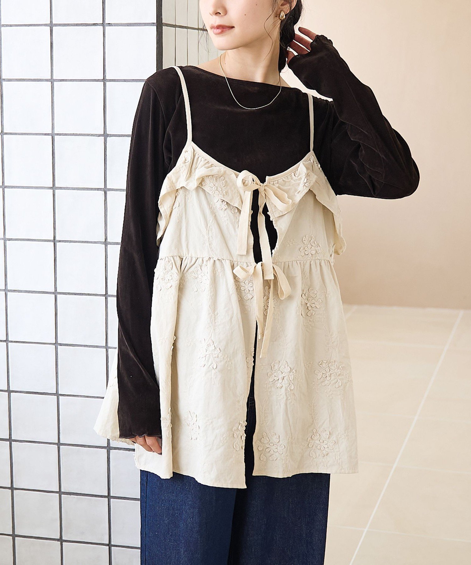 【コーエン/COEN】の3Dフラワー刺繍 コーデュロイキャミソール【インフルエンサー紹介アイテム】 人気、トレンドファッション・服の通販 founy(ファニー) 　ファッション　Fashion　レディースファッション　Fashion for Women　トップス・カットソー　Cut & Sew Tops　キャミソール&ノースリーブ　Camisoles & Sleeveless Tops　インナー　Innerwear　春　Spring　秋　Autumn　キャミソール　Camisole, Spaghetti Strap Top　コーデュロイ　Corduroy, Cord Fabric　セットアップ　Set-Up, Coordinated Outfit　タートルネック　Turtleneck, High Neck　ビスチェ　Bustier, Corset Top　フィット　Fit, Slim Fit　フラワー　Flower, Floral　S/S・春夏　SS, Spring/Summer, Warm Season　おすすめ　Recommended / Our Picks　夏　Summer　 other-1|ID: prp329100004836313 ipo3291000000035228270