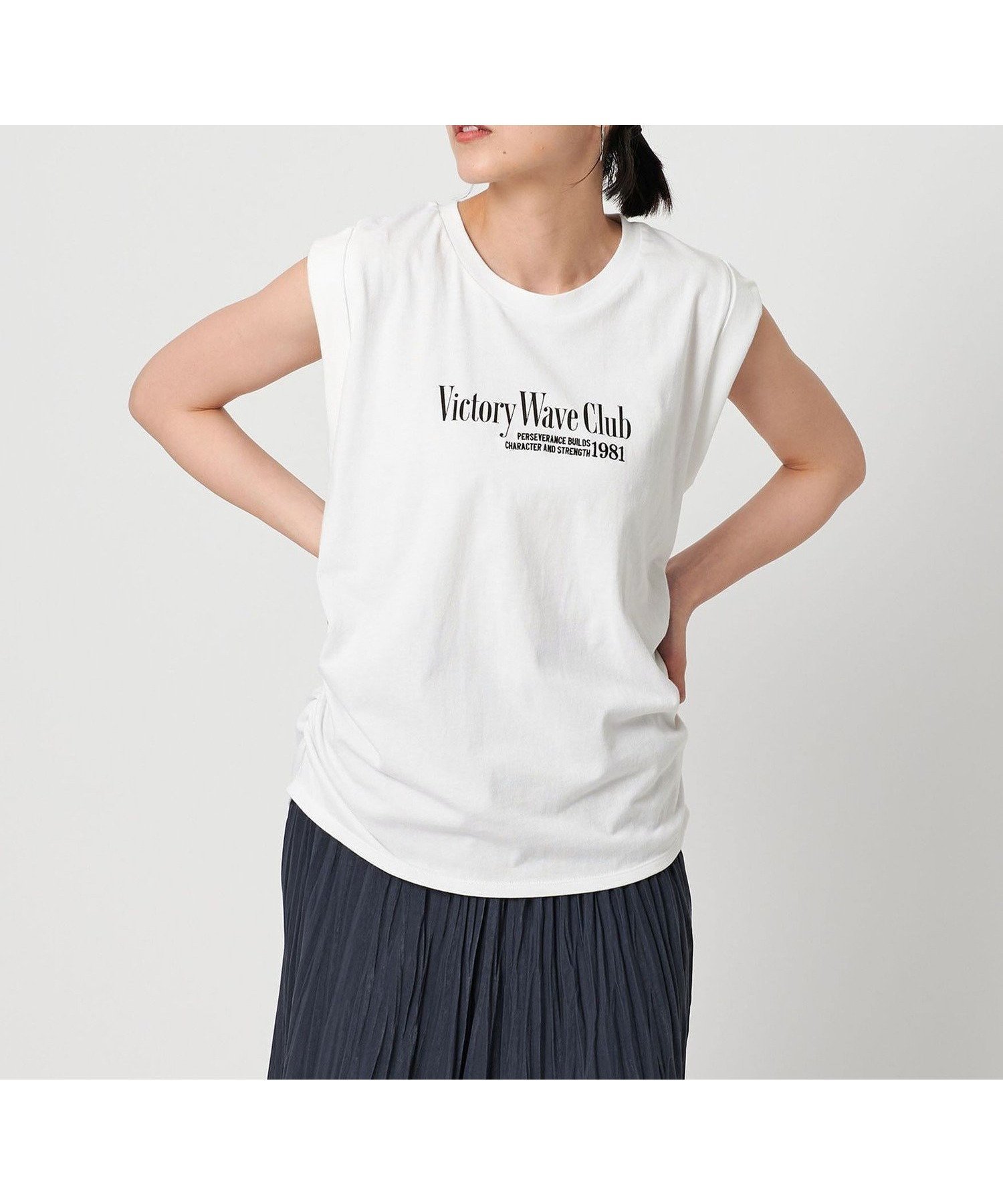 【ユナイテッドアローズ/UNITED ARROWS】の【別注】 BALMY DAYS ノースリーブ Tシャツ インテリア・キッズ・メンズ・レディースファッション・服の通販 founy(ファニー) 　ファッション　Fashion　レディースファッション　Fashion for Women　トップス・カットソー　Cut & Sew Tops　キャミソール&ノースリーブ　Camisoles & Sleeveless Tops　シャツ・ブラウス・オフィスカジュアル　Elegant Blouses & Button-Ups　ロングTシャツ・Tシャツ　Longline T-Shirts & Tees　オレンジ　Orange　シャーリング　Shirring, Ruched　シンプル　Simple, Minimal　スリーブ　Sleeve, Long Sleeve / Short Sleeve　デニム　Denim, Jeans Material　トレンド　Trend, Trending Now　ノースリーブ　Sleeveless, No-Sleeve　フェミニン　Feminine, Girly　フォルム　Silhouette, Form　フレンチ　French, French Style　ボトム　Bottoms, Lower Wear　別注　Limited Edition, Custom Order　マーメイド　Mermaid, Fishtail Silhouette　モノトーン　Monotone, Black and White　ワイド　Wide, Wide Fit　アウトレット　Outlet / Clearance　夏　Summer　WHITE|ID: prp329100004836331 ipo3291000000035228415
