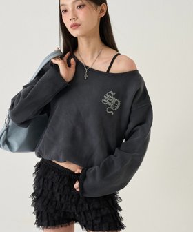 【パルグループ/PAL GROUP】の【WHO S WHO gallery】ラインストーンオフショルスウェット 人気、トレンドファッション・服の通販 founy(ファニー) ファッション Fashion レディースファッション Fashion for Women トップス・カットソー Cut & Sew Tops レディースパーカー・カジュアルフーディー Casual Hoodies & Sweatshirts スウェット・クルーネックトップス Sweatshirts & Crewnecks / Relaxed Fit Sweat Tops おすすめ Recommended / Our Picks スウェット / スエット Sweatshirt, Sweatwear ストーン Stone, Gem-Like デニム Denim, Jeans Material トレンド Trend, Trending Now ミックス Mix, Mixed Style ルーズ Loose, Oversized 再入荷 Restock / Back in Stock |ID:prp329100004836340