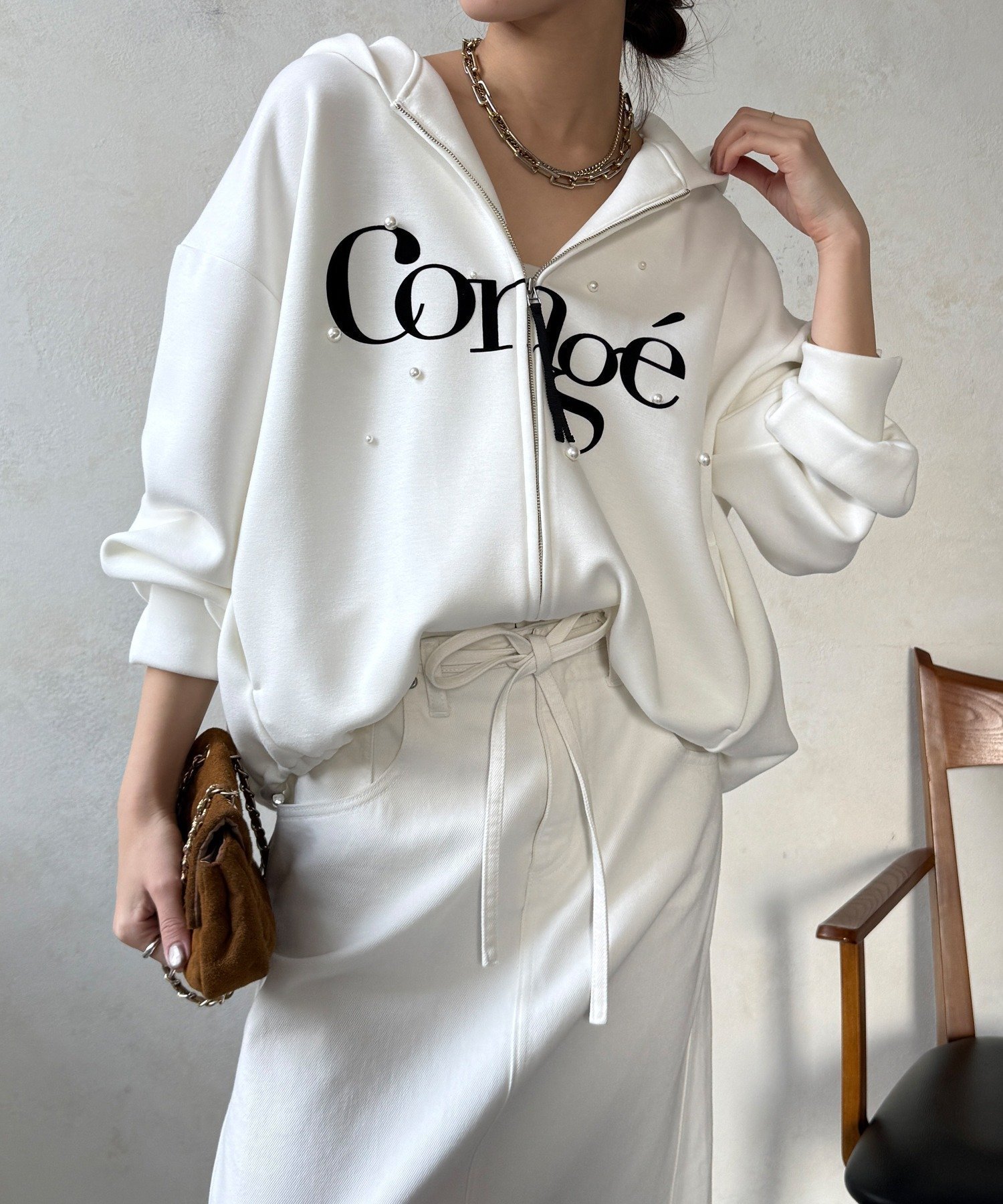 【ドゥドゥ/DouDou】の【WEB限定】パール+ロゴジップパーカー 人気、トレンドファッション・服の通販 founy(ファニー) 　ファッション　Fashion　レディースファッション　Fashion for Women　トップス・カットソー　Cut & Sew Tops　レディースパーカー・カジュアルフーディー　Casual Hoodies & Sweatshirts　ショルダー　Shoulder, Shoulder Strap　シンプル　Simple, Minimal　ジップ　Zip, Zipper　スウェット / スエット　Sweatshirt, Sweatwear　スマート　Smart, Elegant　タンク　Tank Top, Sleeveless Top　ドロップ　Drop Shoulder, Dropped Style　パーカー　Hoodie, Parka　パール　Pearl, Pearl Accent　A/W・秋冬　Autumn/Winter　冬　Winter / This Winter　再入荷　Restock / Back in Stock　エレガント 上品　Elegant　2025年　2025　2025-2026秋冬・A/W　Autumn/Winter 2025–26 AW25–26　 other-1|ID: prp329100004836352 ipo3291000000035228505