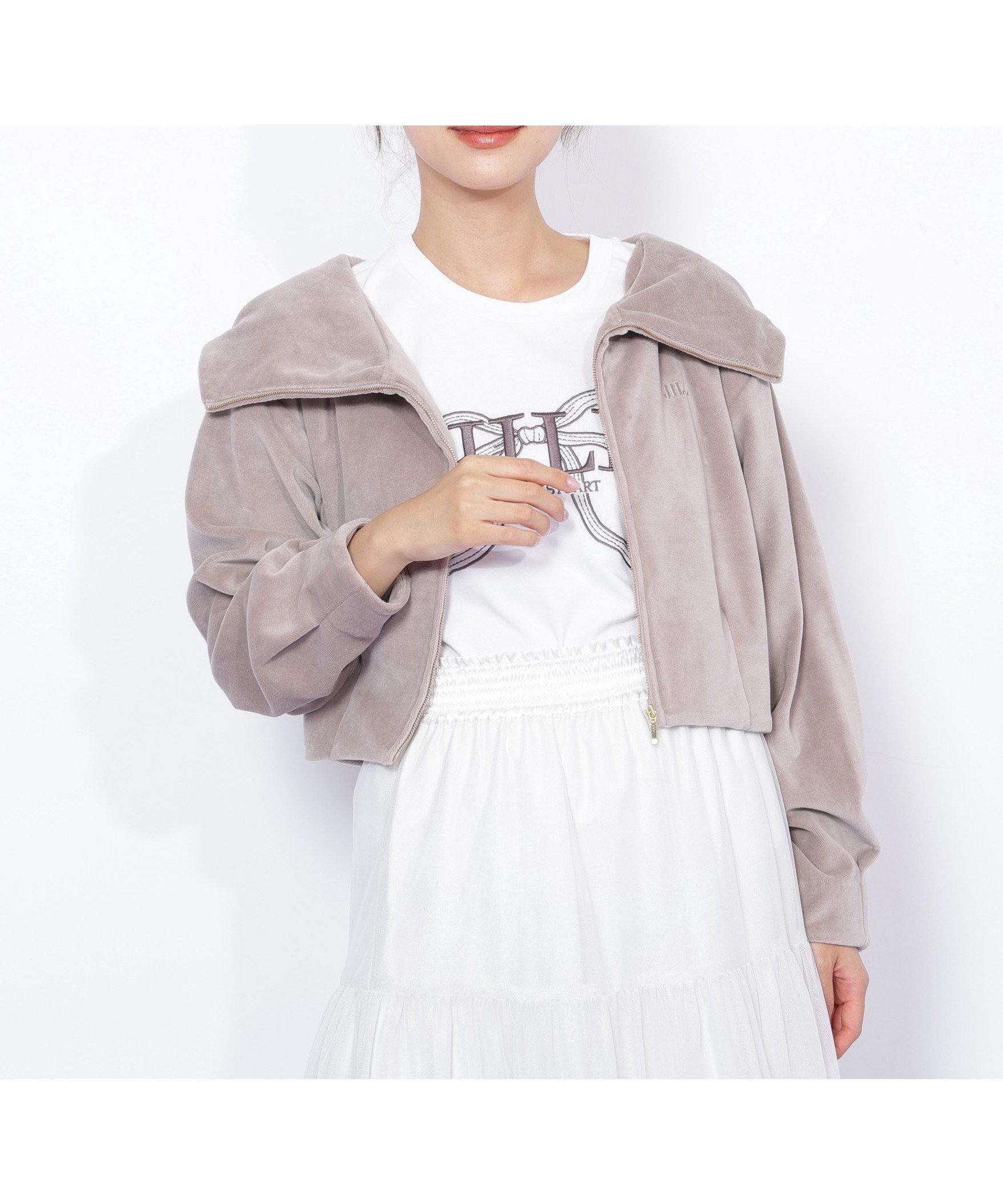 【ジルバイジルスチュアート/JILL by JILLSTUART】のベロアフーディ インテリア・キッズ・メンズ・レディースファッション・服の通販 founy(ファニー) 　ファッション　Fashion　レディースファッション　Fashion for Women　トップス・カットソー　Cut & Sew Tops　ベロアトップス　Velour Tops / Velvet-Look Items　おすすめ　Recommended / Our Picks　ジップ　Zip, Zipper　スマート　Smart, Elegant　ベロア　Velour, Soft Velvet　ロング　Long, Long-Length　A/W・秋冬　Autumn/Winter　ベージュ|ID: prp329100004836372 ipo3291000000035228752