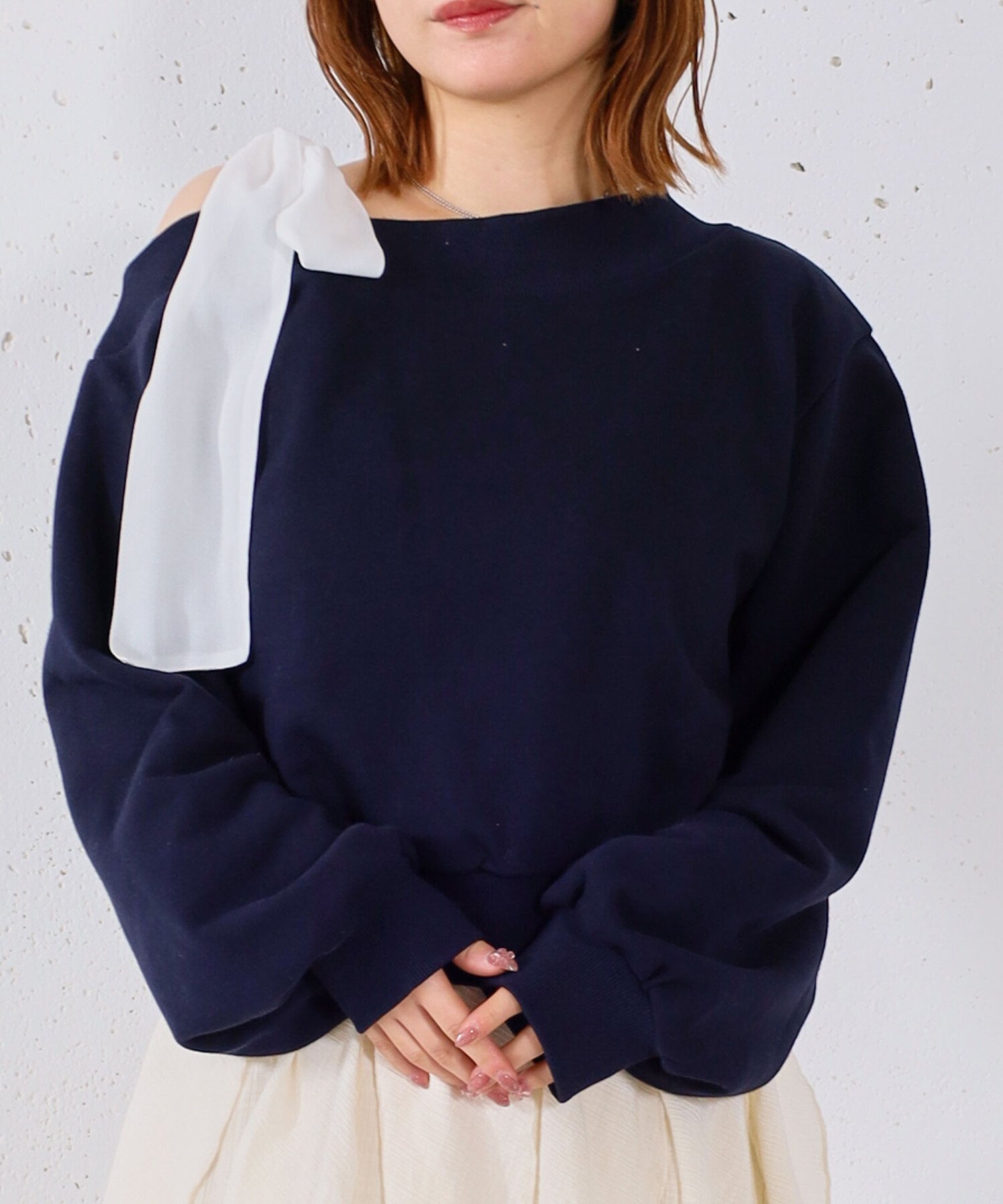 【アルシーヴ/archives】のシフォンリボンワンショルスウェット インテリア・キッズ・メンズ・レディースファッション・服の通販 founy(ファニー) 　ファッション　Fashion　レディースファッション　Fashion for Women　トップス・カットソー　Cut & Sew Tops　レディースパーカー・カジュアルフーディー　Casual Hoodies & Sweatshirts　スウェット・クルーネックトップス　Sweatshirts & Crewnecks / Relaxed Fit Sweat Tops　シフォン　Chiffon, Lightweight Fabric　スウェット / スエット　Sweatshirt, Sweatwear　スラックス　Slacks, Dress Pants　チェック　Check, Plaid, Tartan　ティアードスカート　Tiered Skirt, Flounced Skirt　デニム　Denim, Jeans Material　トレンド　Trend, Trending Now　リボン　Ribbon, Bow　ワイド　Wide, Wide Fit　ワンショル　One Shoulder, Asymmetrical　春　Spring　NAVY|ID: prp329100004836583 ipo3291000000035232418