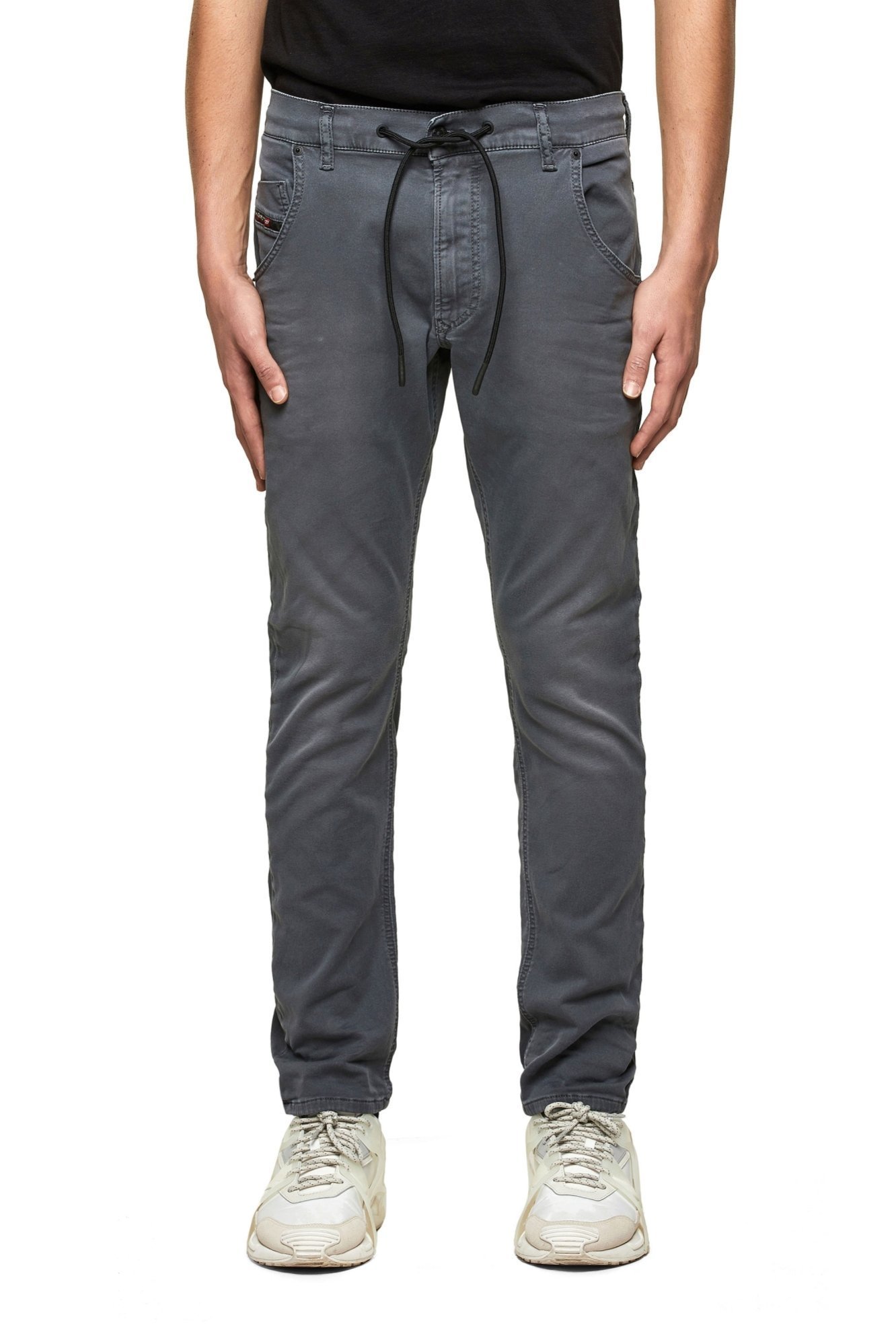 【ディーゼル/DIESEL / MEN】のメンズ デニムパンツ ジョグジーンズ レギュラースリム BCI サステナブル インテリア・キッズ・メンズ・レディースファッション・服の通販 founy(ファニー) 　ファッション　Fashion　メンズファッション　Fashion for Men　ボトムス　Bottoms　デニムパンツ・ジーンズ　Denim Pants　クラシック　Classic, Timeless Style　スウェット / スエット　Sweatshirt, Sweatwear　スリム　Slim, Slim Fit　デニム　Denim, Jeans Material　定番　Standard, Basic Item　人気　Popular, Best Seller　ファブリック　Fabric, Textile　フロント　Front, Front Design　メンズ　Men's, Menswear　レギュラー　Regular, Standard Fit　アッシュ|ID: prp329100004836591 ipo3291000000035232501