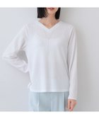 【インディヴィ/INDIVI】の【洗える/凹凸素材】Vネックカットソートップス 人気、トレンドファッション・服の通販 founy(ファニー) ファッション Fashion レディースファッション Fashion for Women トップス・カットソー Cut & Sew Tops カットソー・ベーシックTシャツ Cut-and-Sewn Tops / Stretch Tees & Basics Vネックトップス V-Neck Tops / V-Cut Neckline Shirts インナー Innerwear ウェーブ Wavy Pattern シンプル Simple, Minimal ジャケット Jacket, Outerwear ストレッチ Stretch, Stretchy Fabric スマート Smart, Elegant スリット Slit, Slit Detail デコルテ Décolleté, Neckline フラット Flat, Flat Shoes 吸水 Absorbent, Quick-Dry 洗える Machine Washable thumbnail ホワイト|ID: prp329100004836626 ipo3291000000035232958