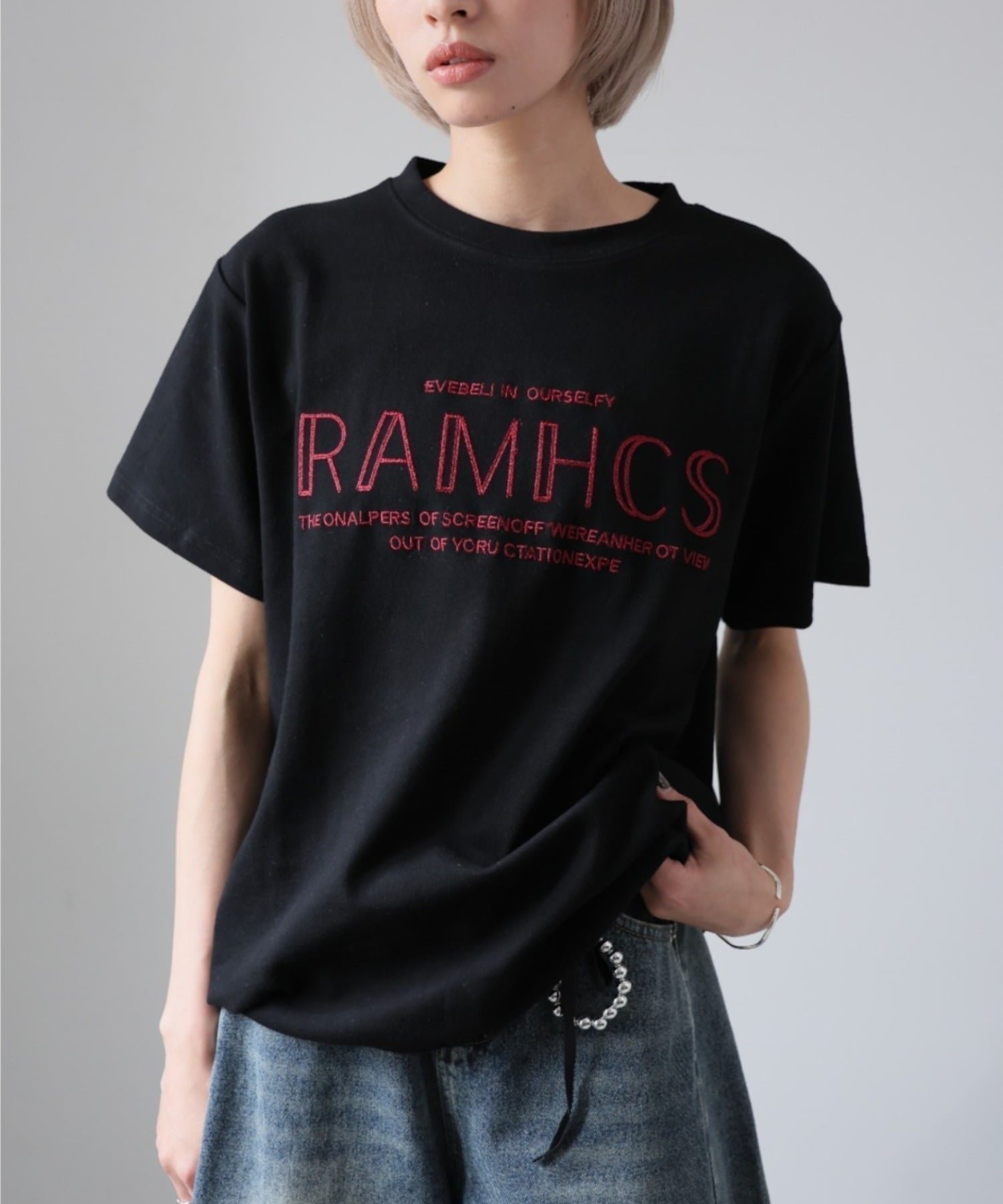 【ドゥーラドゥーラ/Doula Doula】のgirlydoll/刺繍フロントロゴデザインTシャツ インテリア・キッズ・メンズ・レディースファッション・服の通販 founy(ファニー) 　ファッション　Fashion　レディースファッション　Fashion for Women　トップス・カットソー　Cut & Sew Tops　シャツ・ブラウス・オフィスカジュアル　Elegant Blouses & Button-Ups　ロングTシャツ・Tシャツ　Longline T-Shirts & Tees　春　Spring　ガーリー　Girly, Feminine Style　サンダル　Sandals, Summer Shoes　ショルダー　Shoulder, Shoulder Strap　シンプル　Simple, Minimal　スラックス　Slacks, Dress Pants　デニム　Denim, Jeans Material　ドロップ　Drop Shoulder, Dropped Style　定番　Standard, Basic Item　フロント　Front, Front Design　ベーシック　Basic, Essential　ワイド　Wide, Wide Fit　夏　Summer　ブラック|ID: prp329100004836632 ipo3291000000035233094