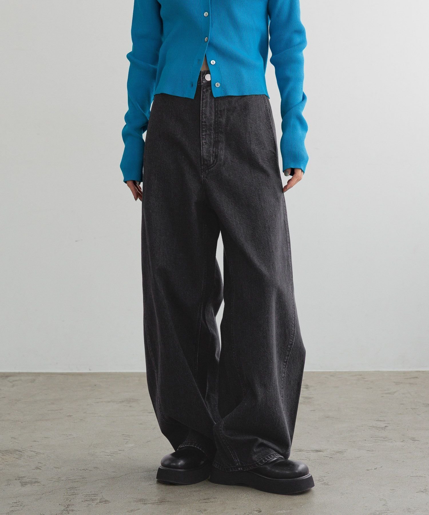 【ローリーズファーム/LOWRYS FARM】の【LFM】DENIMカーブパンツ 人気、トレンドファッション・服の通販 founy(ファニー) 　ファッション　Fashion　レディースファッション　Fashion for Women　パンツ　Pants & Trousers　デニム　Denim, Jeans Material　切替　Switching, Contrast Panel　 other-1|ID: prp329100004836682 ipo3291000000035233954