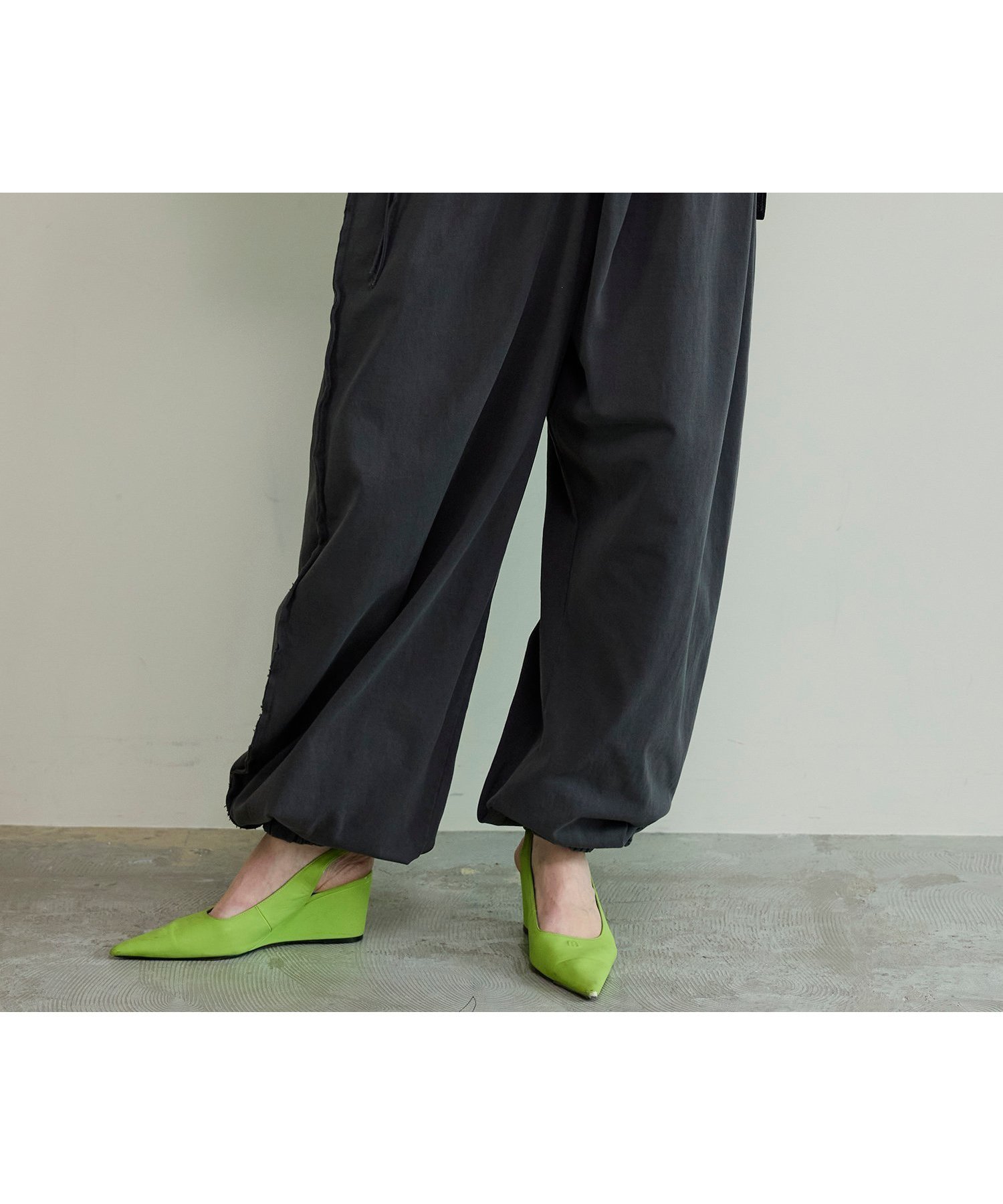 【メゾンスペシャル/MAISON SPECIAL】のAsymmetrical Balloon Pants インテリア・キッズ・メンズ・レディースファッション・服の通販 founy(ファニー) 　ファッション　Fashion　レディースファッション　Fashion for Women　パンツ　Pants & Trousers　アシンメトリー　Asymmetrical Style　バルーン　Balloon, Balloon Silhouette　フォルム　Silhouette, Form　C.GRY|ID: prp329100004836684 ipo3291000000035233982
