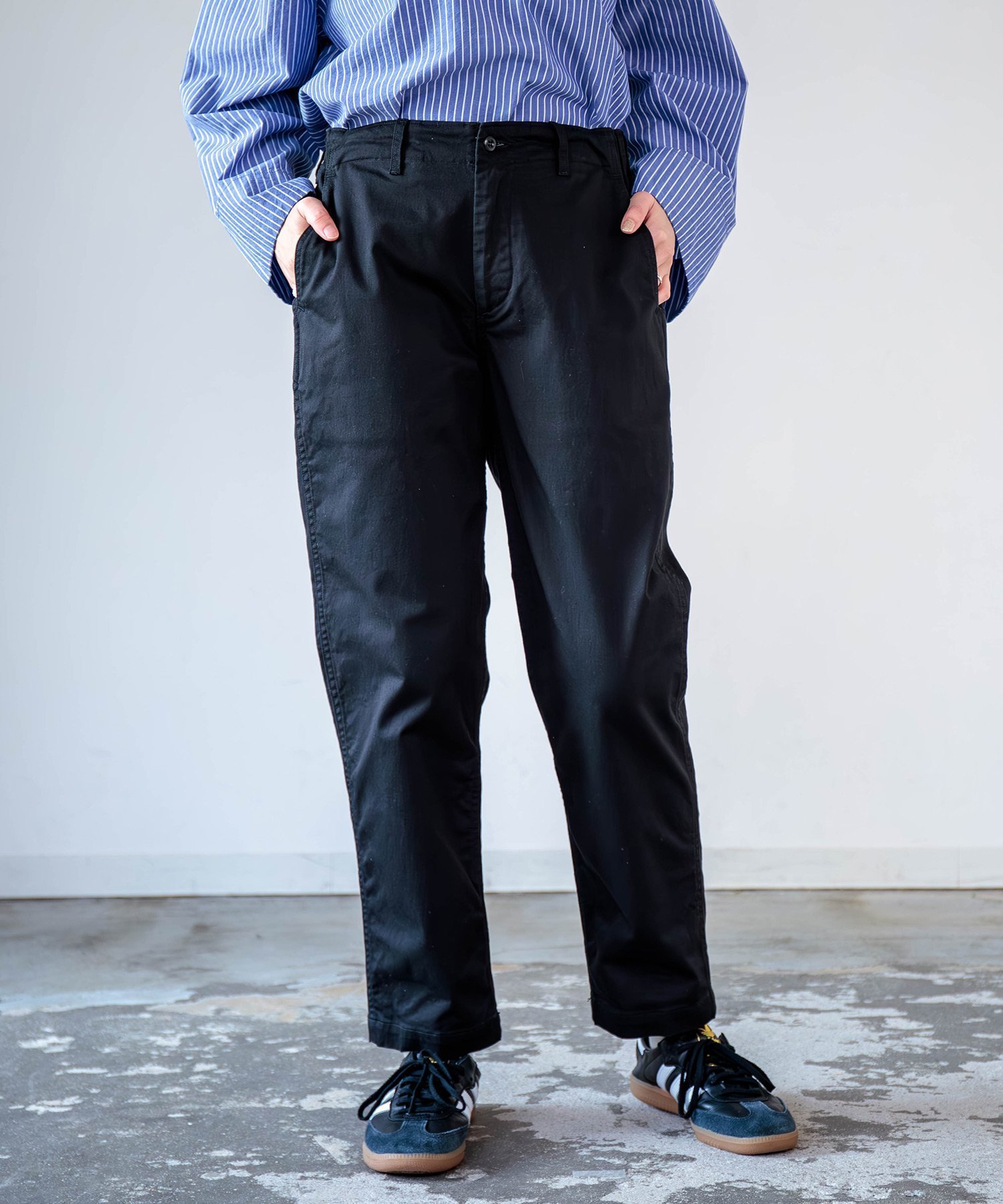 【ドミンゴ/DOMINGO】のチノストレッチ オールデイイージートラウザー インテリア・キッズ・メンズ・レディースファッション・服の通販 founy(ファニー) 　ファッション　Fashion　レディースファッション　Fashion for Women　ストレッチ　Stretch, Stretchy Fabric　スペシャル　Special, Limited Edition　定番　Standard, Basic Item　フィット　Fit, Slim Fit　フラット　Flat, Flat Shoes　フロント　Front, Front Design　プリント　Print, Printed Pattern　楽ちん　Easy Fit, Comfortable　旅行　Travel　エレガント 上品　Elegant　ブラック|ID: prp329100004836686 ipo3291000000035234010