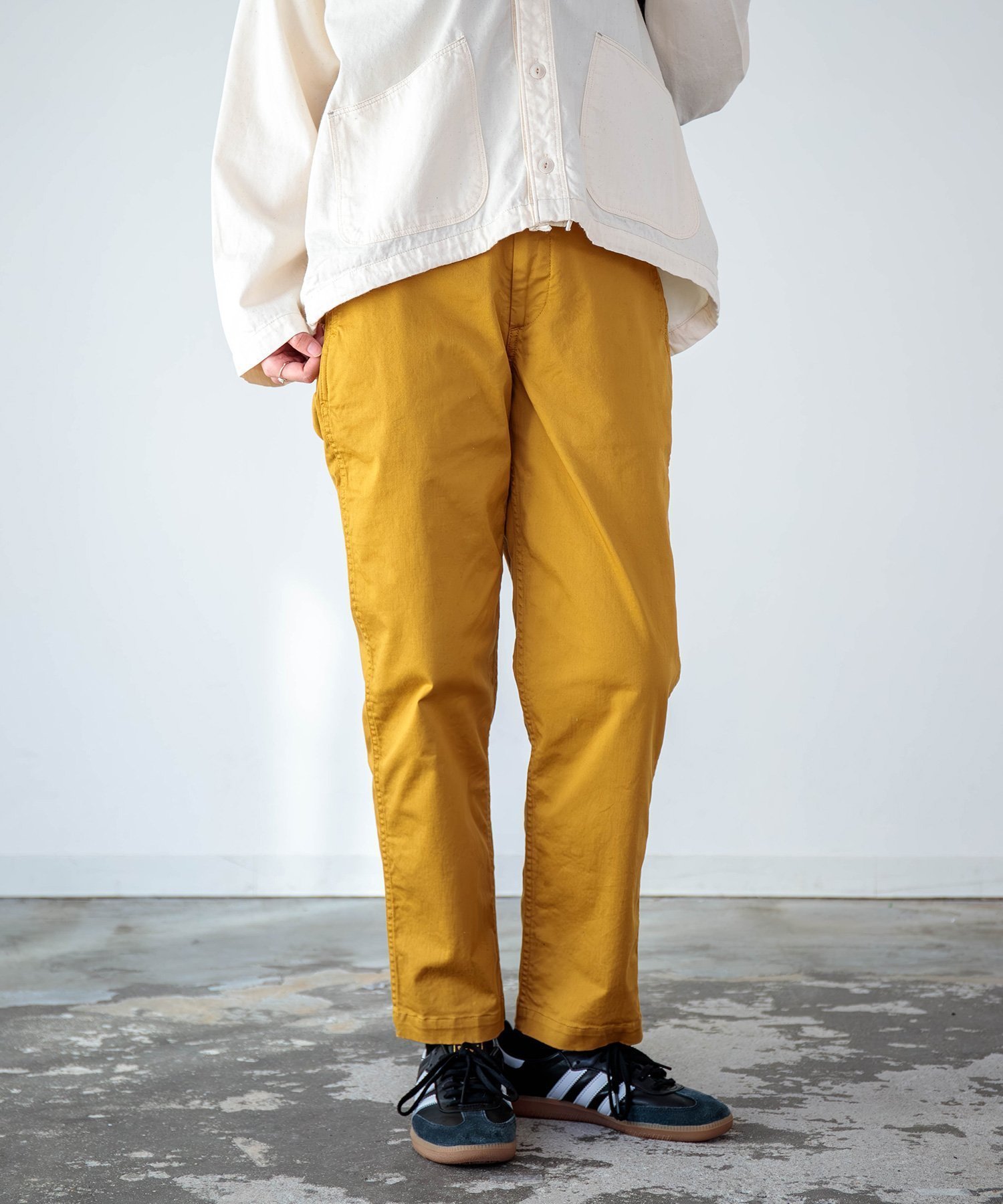 【ドミンゴ/DOMINGO】のチノストレッチ オールデイイージートラウザー インテリア・キッズ・メンズ・レディースファッション・服の通販 founy(ファニー) 　ファッション　Fashion　レディースファッション　Fashion for Women　ストレッチ　Stretch, Stretchy Fabric　スペシャル　Special, Limited Edition　定番　Standard, Basic Item　フィット　Fit, Slim Fit　フラット　Flat, Flat Shoes　フロント　Front, Front Design　プリント　Print, Printed Pattern　楽ちん　Easy Fit, Comfortable　旅行　Travel　エレガント 上品　Elegant　マスタード|ID: prp329100004836686 ipo3291000000035234016