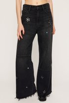 【スライ/SLY】のSTUDS SEAM DESIGN FLARE PT-E 人気、トレンドファッション・服の通販 founy(ファニー) ファッション Fashion レディースファッション Fashion for Women スタッズ Studs, Metal Accents デニム Denim, Jeans Material ビスチェ Bustier, Corset Top フレア Flare, Flared モダン Modern, Contemporary ワイド Wide, Wide Fit thumbnail BLK|ID: prp329100004836716 ipo3291000000035234442