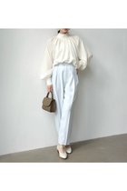 【アニュアンス/anuans】のダブルサテンテーパードパンツ 人気、トレンドファッション・服の通販 founy(ファニー) ファッション Fashion レディースファッション Fashion for Women パンツ Pants & Trousers インナー Innerwear サテン Satin, Glossy Fabric シンプル Simple, Minimal ストレッチ Stretch, Stretchy Fabric とろみ Fluid, Flowy Fabric ダブル Double, Double-Breasted ドレープ Drape, Draping Fabric 定番 Standard, Basic Item リラックス Relax, Relaxed Fit 再入荷 Restock / Back in Stock エレガント 上品 Elegant thumbnail SAX|ID: prp329100004836720 ipo3291000000035234471