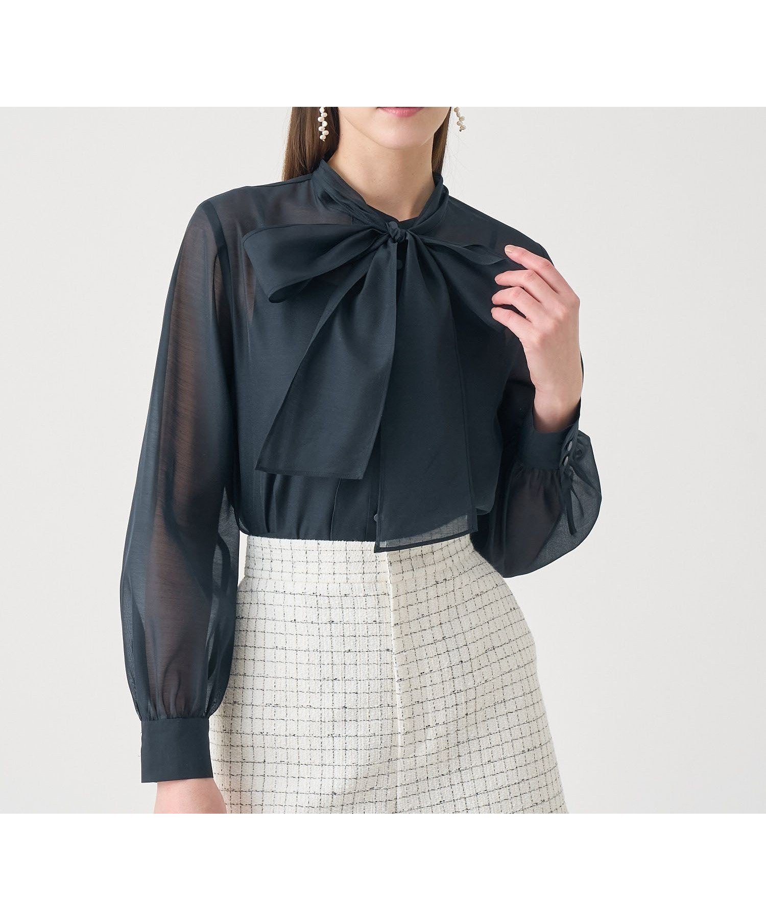 【アナイ/ANAYI】の【Eternal Line 2026】シアーオーガンボウタイ ブラウス インテリア・キッズ・メンズ・レディースファッション・服の通販 founy(ファニー) 　ファッション　Fashion　レディースファッション　Fashion for Women　トップス・カットソー　Cut & Sew Tops　シャツ・ブラウス・オフィスカジュアル　Elegant Blouses & Button-Ups　インナー　Innerwear　オーガンジー　Organza Fabric　キャミソール　Camisole, Spaghetti Strap Top　ギャザー　Gathered, Ruffled　シアー　Sheer, See-Through　スマート　Smart, Elegant　フリル　Frill, Ruffle　フロント　Front, Front Design　ボウタイ　Bow Tie, Neck Bow　再入荷　Restock / Back in Stock　エレガント 上品　Elegant　navy|ID: prp329100004836892 ipo3291000000035236693