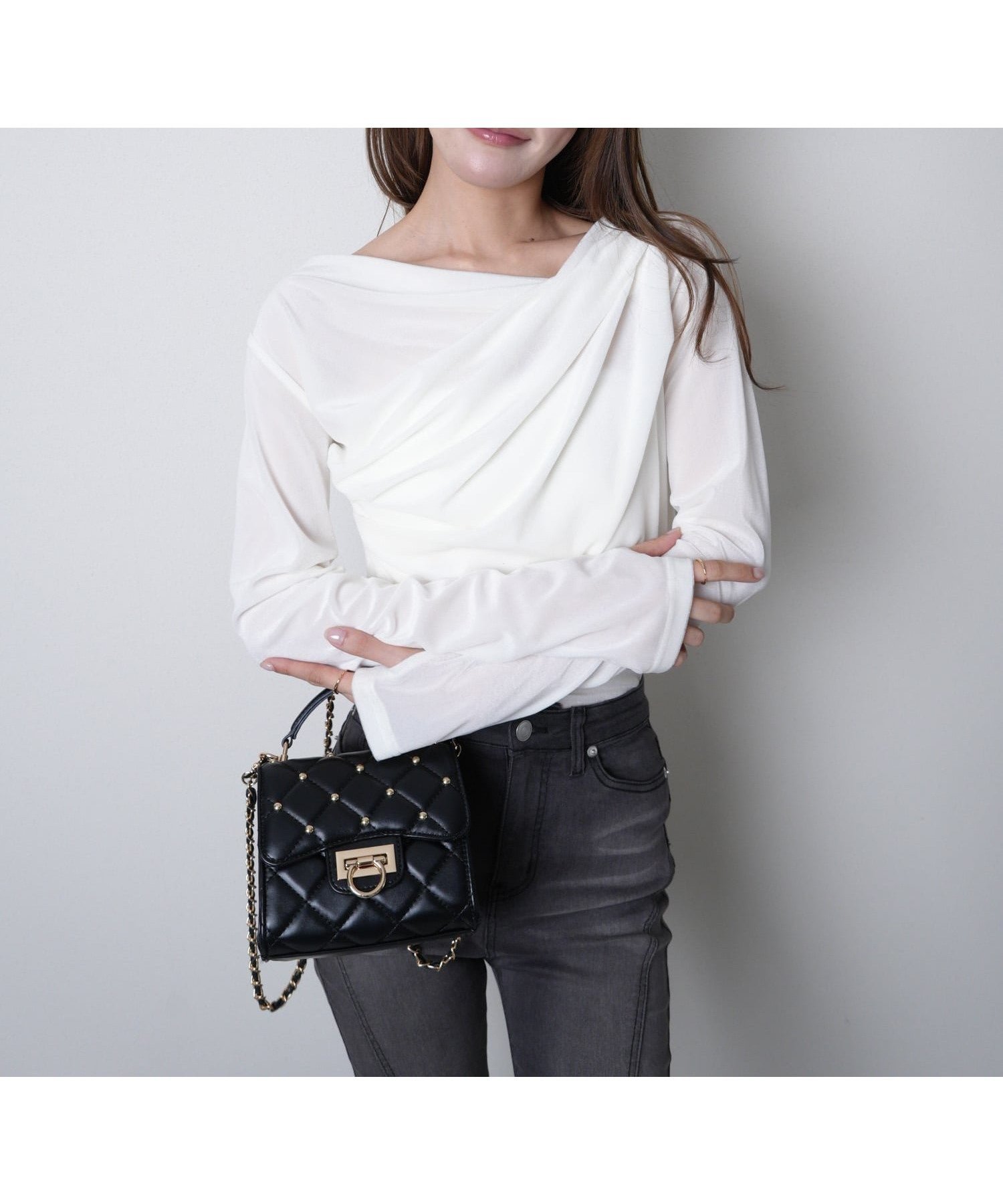 【リップサービス/LIP SERVICE】のLIP SERVICE/ベロアドレープチョーカートップス インテリア・キッズ・メンズ・レディースファッション・服の通販 founy(ファニー) 　ファッション　Fashion　レディースファッション　Fashion for Women　トップス・カットソー　Cut & Sew Tops　ベロアトップス　Velour Tops / Velvet-Look Items　チョーカーネックトップス　Choker Tops / Neck Accent Tops　インナー　Innerwear　今季　This Season, Current Season　シアー　Sheer, See-Through　デニム　Denim, Jeans Material　トレンド　Trend, Trending Now　定番　Standard, Basic Item　ベロア　Velour, Soft Velvet　ボトム　Bottoms, Lower Wear　メタル　Metal, Metal Parts　リボン　Ribbon, Bow　A/W・秋冬　Autumn/Winter　おすすめ　Recommended / Our Picks　エレガント 上品　Elegant　ホワイト|ID: prp329100004836982 ipo3291000000035238469