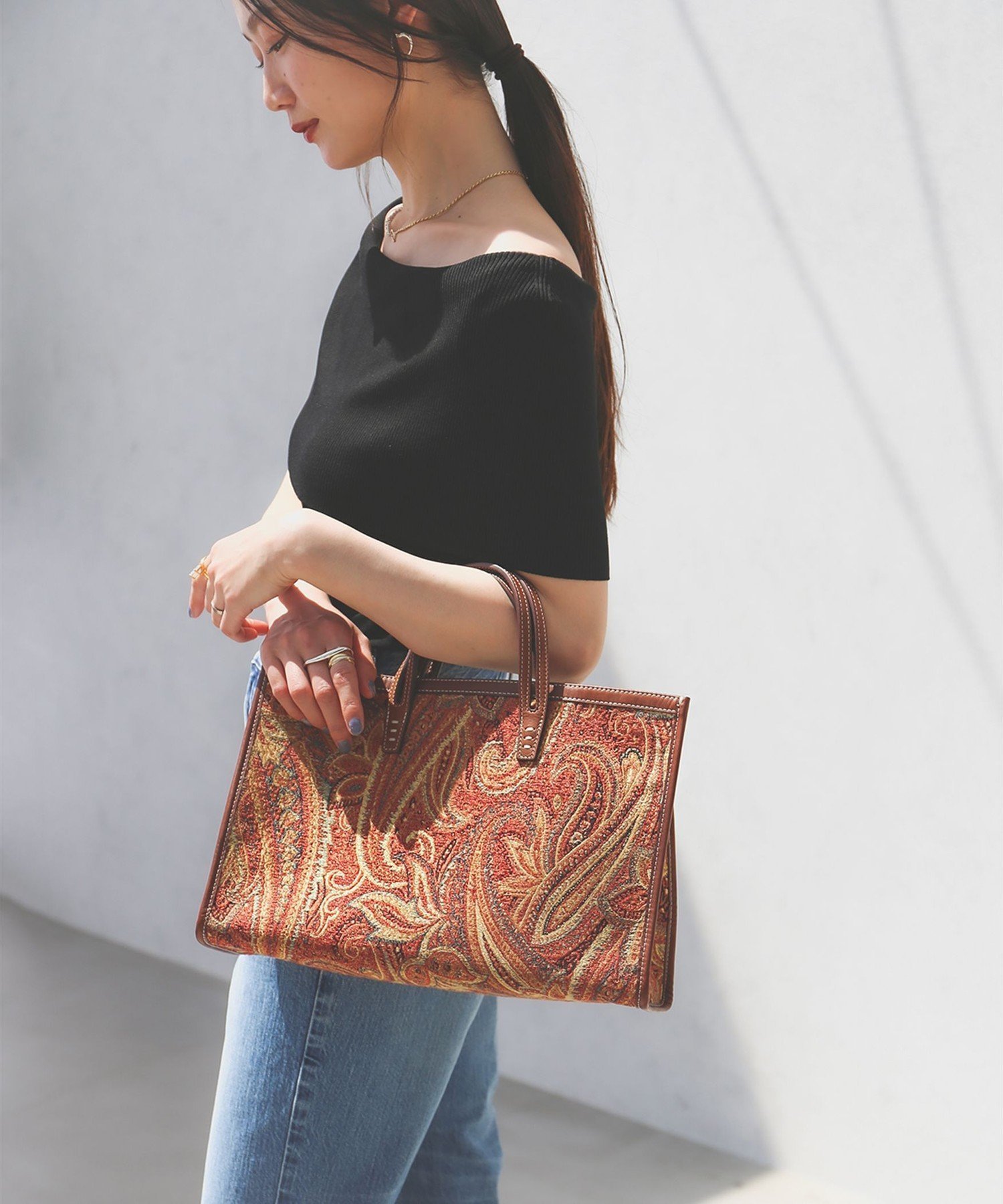 【デミルクス ビームス/Demi-Luxe BEAMS】のA VACATION / BREAD M PAISLEY トートバッグ 人気、トレンドファッション・服の通販 founy(ファニー) 　ファッション　Fashion　レディースファッション　Fashion for Women　バッグ　Bags　オレンジ　Orange　コンパクト　Compact, Small Size　ショルダー　Shoulder, Shoulder Strap　トリミング　Trimming, Decorative Edge　人気　Popular, Best Seller　フォルム　Silhouette, Form　ペイズリー　Paisley, Ethnic Pattern　ポーチ　Pouch, Small Case　 other-1|ID: prp329100004837100 ipo3291000000035240143