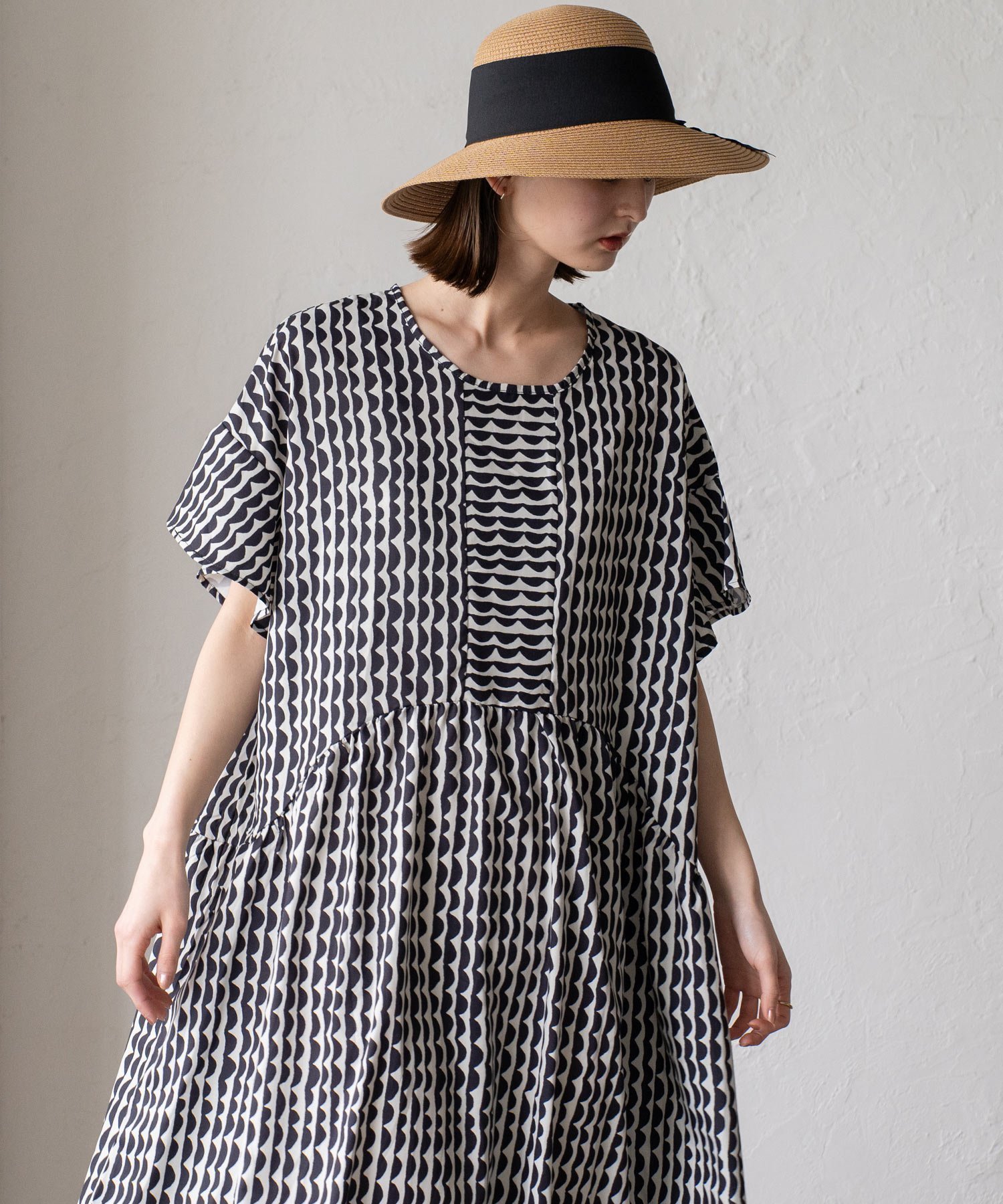 【ヴィータフェリーチェ/VitaFelice】のバティック柄フレアワンピース インテリア・キッズ・メンズ・レディースファッション・服の通販 founy(ファニー) 　ファッション　Fashion　レディースファッション　Fashion for Women　ワンピース　Dresses　オケージョン　Occasion Wear　スリーブ　Sleeve, Long Sleeve / Short Sleeve　フレア　Flare, Flared　リラックス　Relax, Relaxed Fit　再入荷　Restock / Back in Stock　夏　Summer　ブラック|ID: prp329100004837112 ipo3291000000035240439