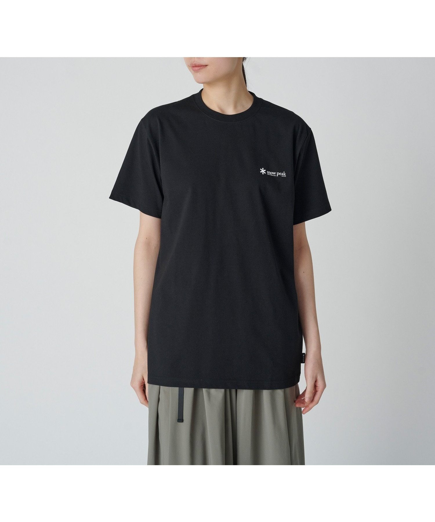 【スノーピーク/SNOW PEAK】のSnow Peak Logo T-Shirt インテリア・キッズ・メンズ・レディースファッション・服の通販 founy(ファニー) 　ファッション　Fashion　レディースファッション　Fashion for Women　トップス・カットソー　Cut & Sew Tops　シャツ・ブラウス・オフィスカジュアル　Elegant Blouses & Button-Ups　ロングTシャツ・Tシャツ　Longline T-Shirts & Tees　春　Spring　吸水　Absorbent, Quick-Dry　スマート　Smart, Elegant　フィット　Fit, Slim Fit　プリント　Print, Printed Pattern　ベーシック　Basic, Essential　S/S・春夏　SS, Spring/Summer, Warm Season　夏　Summer　2025年　2025　2025春夏・S/S　Spring/Summer 2025 SS25　BLACK|ID: prp329100004837166 ipo3291000000035241237