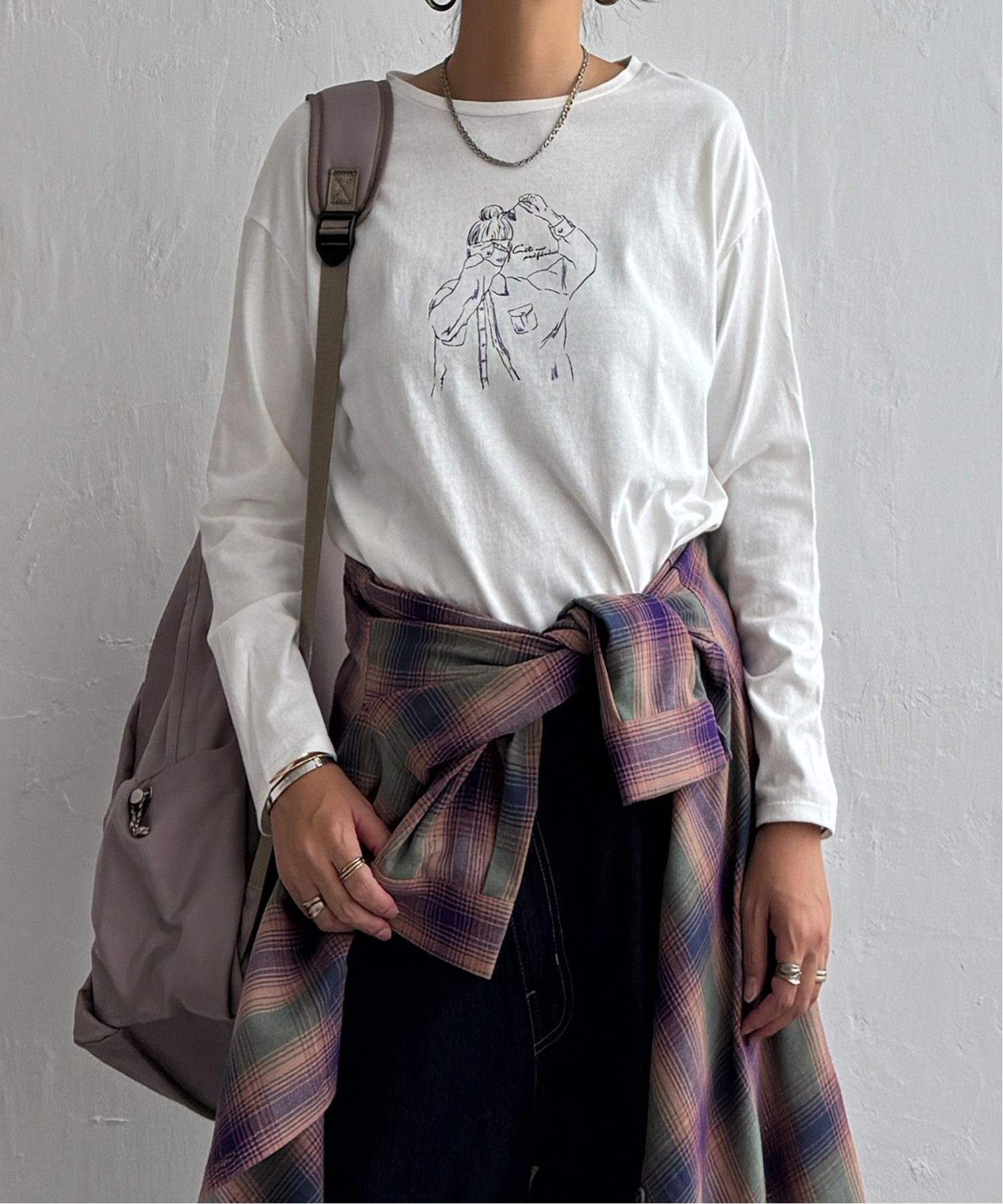 【エルビーシー/LBC】のGirlプリントロゴ刺繍ロンT インテリア・キッズ・メンズ・レディースファッション・服の通販 founy(ファニー) 　ファッション　Fashion　レディースファッション　Fashion for Women　トップス・カットソー　Cut & Sew Tops　ロングTシャツ・Tシャツ　Longline T-Shirts & Tees　イラスト　Illustration　インナー　Innerwear　シンプル　Simple, Minimal　プリント　Print, Printed Pattern　ベーシック　Basic, Essential　ラウンド　Round, Round Neck　手描き　Hand-Drawn, Illustrated　秋　Autumn　ホワイト|ID: prp329100004837192 ipo3291000000035241592