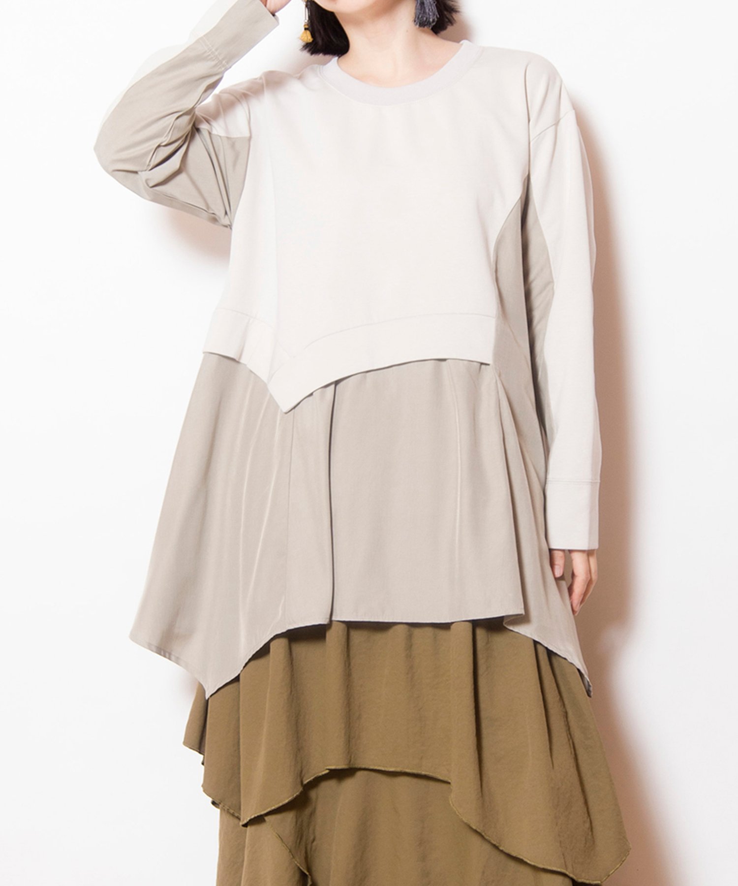 【オズモーシス/OSMOSIS】の切替フレアープルオーバー 人気、トレンドファッション・服の通販 founy(ファニー) 　ファッション　Fashion　レディースファッション　Fashion for Women　トップス・カットソー　Cut & Sew Tops　カジュアルプルオーバー・ニットトップス　Pullovers & Knit Tops / Casual Pullovers　アシンメトリー　Asymmetrical Style　カットソー　Cut and Sewn Top　フレア　Flare, Flared　再入荷　Restock / Back in Stock　切替　Switching, Contrast Panel　定番　Standard, Basic Item　A/W・秋冬　Autumn/Winter　 other-1|ID: prp329100004837205 ipo3291000000035241769