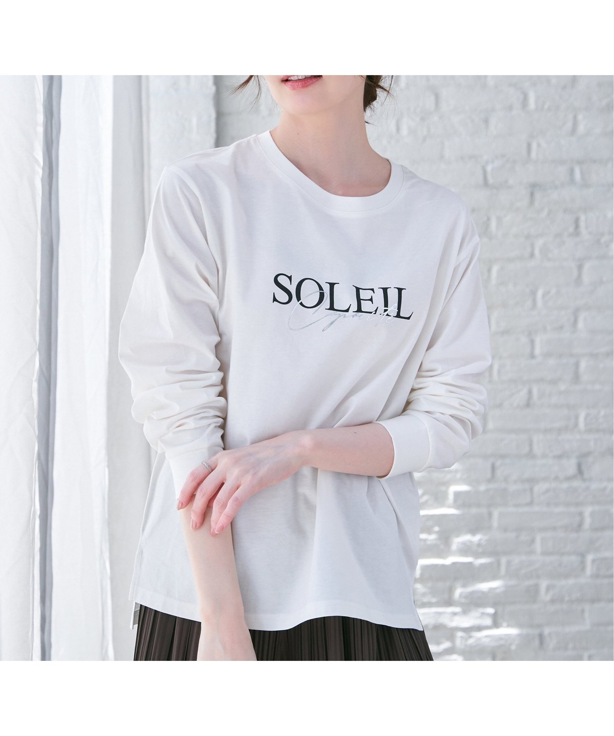 【イッカ/ikka】の【親子コーデ】ロゴフォトプリントスウェットT インテリア・キッズ・メンズ・レディースファッション・服の通販 founy(ファニー) 　ファッション　Fashion　レディースファッション　Fashion for Women　トップス・カットソー　Cut & Sew Tops　レディースパーカー・カジュアルフーディー　Casual Hoodies & Sweatshirts　スウェット・クルーネックトップス　Sweatshirts & Crewnecks / Relaxed Fit Sweat Tops　おすすめ　Recommended / Our Picks　インナー　Innerwear　デニム　Denim, Jeans Material　バランス　Balance, Style Balance　プリント　Print, Printed Pattern　ベスト　Vest, Waistcoat　ラウンド　Round, Round Neck　今季　This Season, Current Season　定番　Standard, Basic Item　ホワイト|ID: prp329100004837207 ipo3291000000035241795