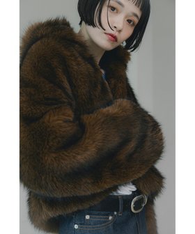 【カロリナ グレイサー/CAROLINA GLASER】の【SALE】Mai / ファーコート 人気、トレンドファッション・服の通販 founy(ファニー) ファッション Fashion レディースファッション Fashion for Women アウター Coat / Outerwear Collection コート・ロングコート・ピーコート Long Coats, Peacoats & More エレガント 上品 Elegant ショート Short, Short Length スタンダード Standard, Basic スタンド Stand Collar, Upright Stand スペシャル Special, Limited Edition トレンド Trend, Trending Now なめらか Smooth, Silky Texture バランス Balance, Style Balance ポケット Pocket, Pocket Detail |ID:prp329100004837277