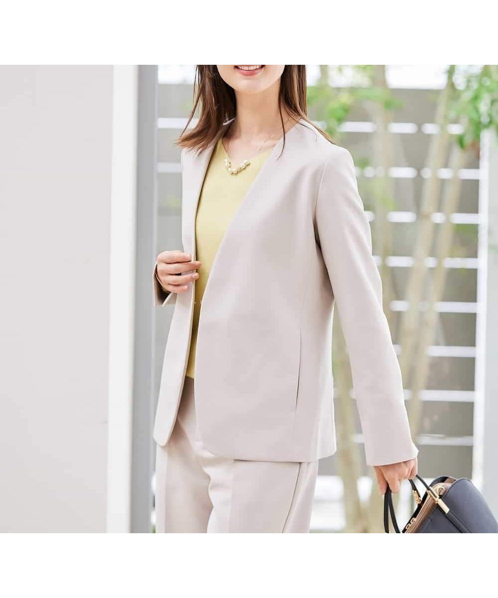 【アー ヴェー ヴェー/a.v.v】の【洗える/ストレッチ/セットアップ対応】ダブルクロスVネックノーカラージャケット インテリア・キッズ・メンズ・レディースファッション・服の通販 founy(ファニー) 　ファッション　Fashion　レディースファッション　Fashion for Women　アウター　Coat / Outerwear Collection　レディースジャケット・軽アウター　Jackets　ノーカラージャケット / シンプル上品コーデ　Collarless Jackets　春　Spring　洗える　Machine Washable　秋　Autumn　ジャケット　Jacket, Outerwear　ストレッチ　Stretch, Stretchy Fabric　セットアップ　Set-Up, Coordinated Outfit　ダブル　Double, Double-Breasted　定番　Standard, Basic Item　人気　Popular, Best Seller　パターン　Pattern, Design Print　フォーマル　Formal, Dressy　ベーシック　Basic, Essential　ポケット　Pocket, Pocket Detail　冬　Winter / This Winter　再入荷　Restock / Back in Stock　夏　Summer　エレガント 上品　Elegant　セレモニー　Ceremony　入学式　Entrance Ceremony　卒業式　Graduation Ceremony　ビジネス 仕事 通勤　Business / Work / Commuting　グレージュ|ID: prp329100004837425 ipo3291000000035244435