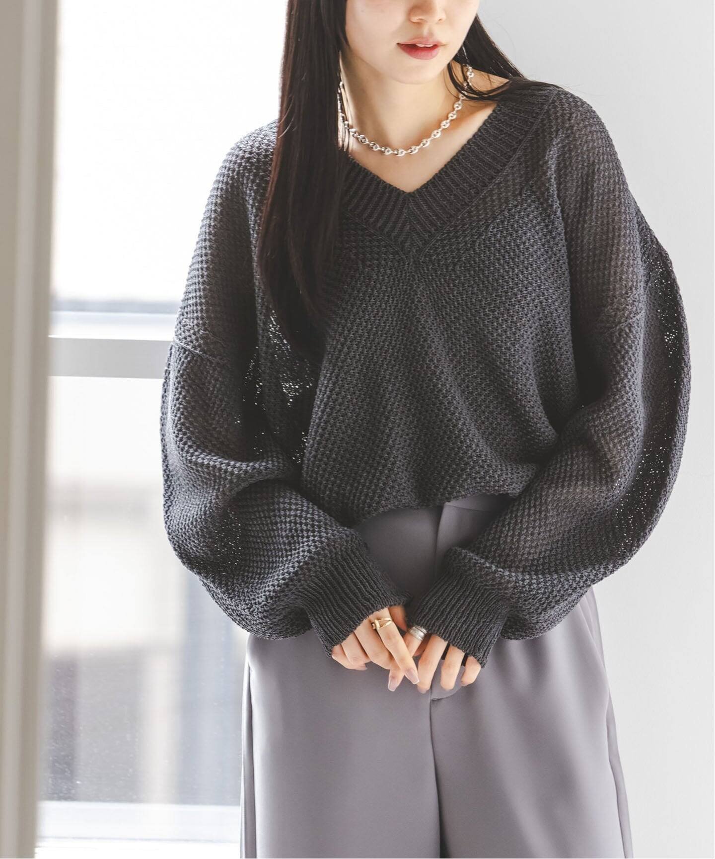 【ノーブル / スピック&スパン/NOBLE / Spick & Span】のペーパーヤーンVネック プルオーバー インテリア・キッズ・メンズ・レディースファッション・服の通販 founy(ファニー) 　ファッション　Fashion　レディースファッション　Fashion for Women　トップス・カットソー　Cut & Sew Tops　カジュアルプルオーバー・ニットトップス　Pullovers & Knit Tops / Casual Pullovers　Vネックトップス　V-Neck Tops / V-Cut Neckline Shirts　ショルダー　Shoulder, Shoulder Strap　スラックス　Slacks, Dress Pants　デコルテ　Décolleté, Neckline　デニム　Denim, Jeans Material　バランス　Balance, Style Balance　夏　Summer　定番　Standard, Basic Item　グレー|ID: prp329100004837463 ipo3291000000035244847