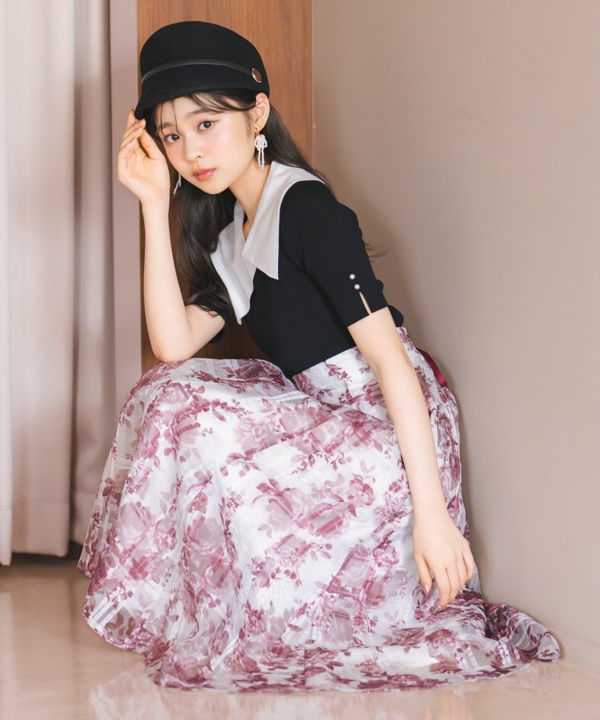 【ウィルセレクション/WILLSELECTION】のモノトーンフラワーオーガンジーフレアスカート インテリア・キッズ・メンズ・レディースファッション・服の通販 founy(ファニー) 　ファッション　Fashion　レディースファッション　Fashion for Women　スカート　Skirts　Aライン・フレアスカート　A-Line & Flared Skirts　シンプル　Simple, Minimal　チェック　Check, Plaid, Tartan　フェミニン　Feminine, Girly　フレア　Flare, Flared　エレガント 上品　Elegant　秋　Autumn　ビジネス 仕事 通勤　Business / Work / Commuting　赤系花柄|ID: prp329100004837464 ipo3291000000035244862