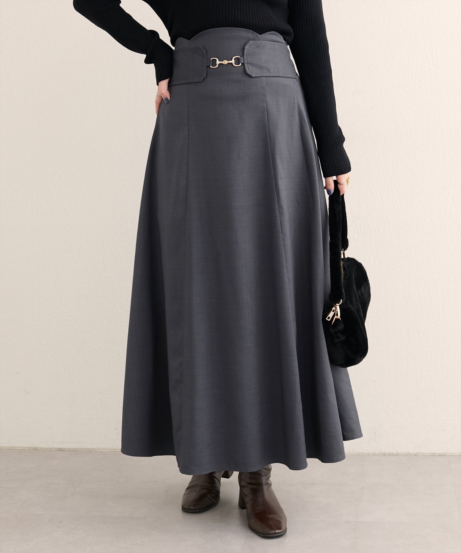 【ナチュラルクチュール/natural couture】の【WEB限定】ビット付きスカラップフレアスカート インテリア・キッズ・メンズ・レディースファッション・服の通販 founy(ファニー) 　ファッション　Fashion　レディースファッション　Fashion for Women　スカート　Skirts　Aライン・フレアスカート　A-Line & Flared Skirts　シンプル　Simple, Minimal　スカラップ　Scallop, Scalloped Edge　フェミニン　Feminine, Girly　フレア　Flare, Flared　ポケット　Pocket, Pocket Detail　ロング　Long, Long-Length　再入荷　Restock / Back in Stock　エレガント 上品　Elegant　2025年　2025　2025-2026秋冬・A/W　Autumn/Winter 2025–26 AW25–26　チャコールグレー|ID: prp329100004837468 ipo3291000000035244899
