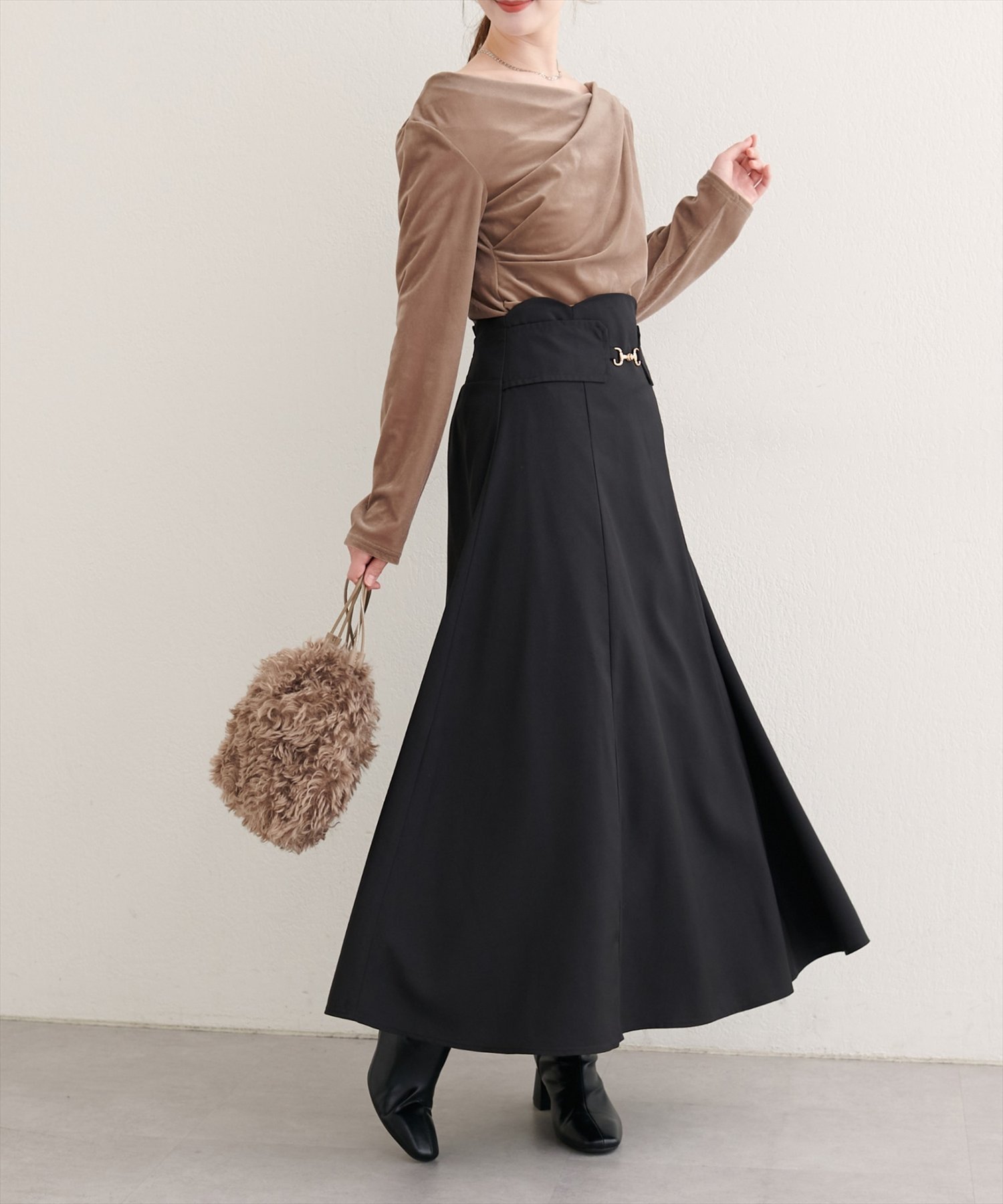 【ナチュラルクチュール/natural couture】の【WEB限定】ビット付きスカラップフレアスカート インテリア・キッズ・メンズ・レディースファッション・服の通販 founy(ファニー) 　ファッション　Fashion　レディースファッション　Fashion for Women　スカート　Skirts　Aライン・フレアスカート　A-Line & Flared Skirts　シンプル　Simple, Minimal　スカラップ　Scallop, Scalloped Edge　フェミニン　Feminine, Girly　フレア　Flare, Flared　ポケット　Pocket, Pocket Detail　ロング　Long, Long-Length　再入荷　Restock / Back in Stock　エレガント 上品　Elegant　2025年　2025　2025-2026秋冬・A/W　Autumn/Winter 2025–26 AW25–26　ブラック|ID: prp329100004837468 ipo3291000000035244900