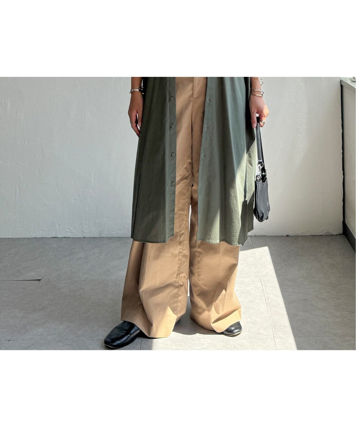 【エルビーシー/LBC】のダブルポケットVネックシャツワンピース インテリア・キッズ・メンズ・レディースファッション・服の通販 founy(ファニー) 　ファッション　Fashion　レディースファッション　Fashion for Women　ワンピース　Dresses　シャツワンピース / 1枚で着映えコーデ　Shirt Dresses　ダブル　Double, Double-Breasted　フェミニン　Feminine, Girly　ポケット　Pocket, Pocket Detail　ワーク　Workwear, Utility Style　カーキ|ID: prp329100004837530 ipo3291000000035245716