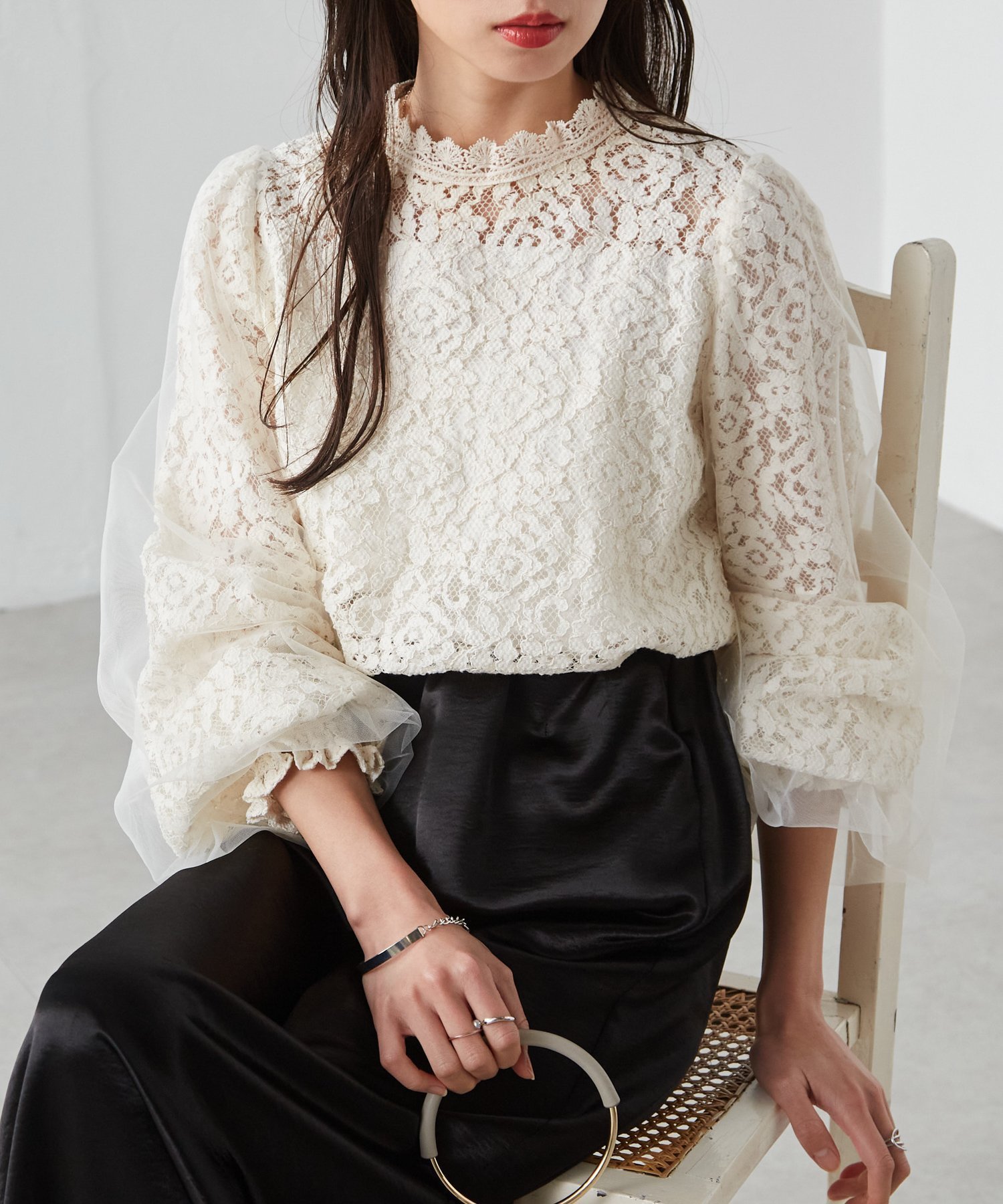 【ラナン/Ranan】のRanan/チュールドッキングフラワーレースキャンディースリーブブラウス 人気、トレンドファッション・服の通販 founy(ファニー) 　ファッション　Fashion　レディースファッション　Fashion for Women　トップス・カットソー　Cut & Sew Tops　シャツ・ブラウス・オフィスカジュアル　Elegant Blouses & Button-Ups　ジャケット　Jacket, Outerwear　スリーブ　Sleeve, Long Sleeve / Short Sleeve　スーツ　Suit, Formalwear　チュール　Tulip, Tulip Motif　デニム　Denim, Jeans Material　ドッキング　Docking, Mixed Material　フラワー　Flower, Floral　ポケット　Pocket, Pocket Detail　レース　Lace, Lace Fabric　エレガント 上品　Elegant　結婚式　Wedding　二次会　After Party　2025年　2025　2025-2026秋冬・A/W　Autumn/Winter 2025–26 AW25–26　 other-1|ID: prp329100004837535 ipo3291000000035245749