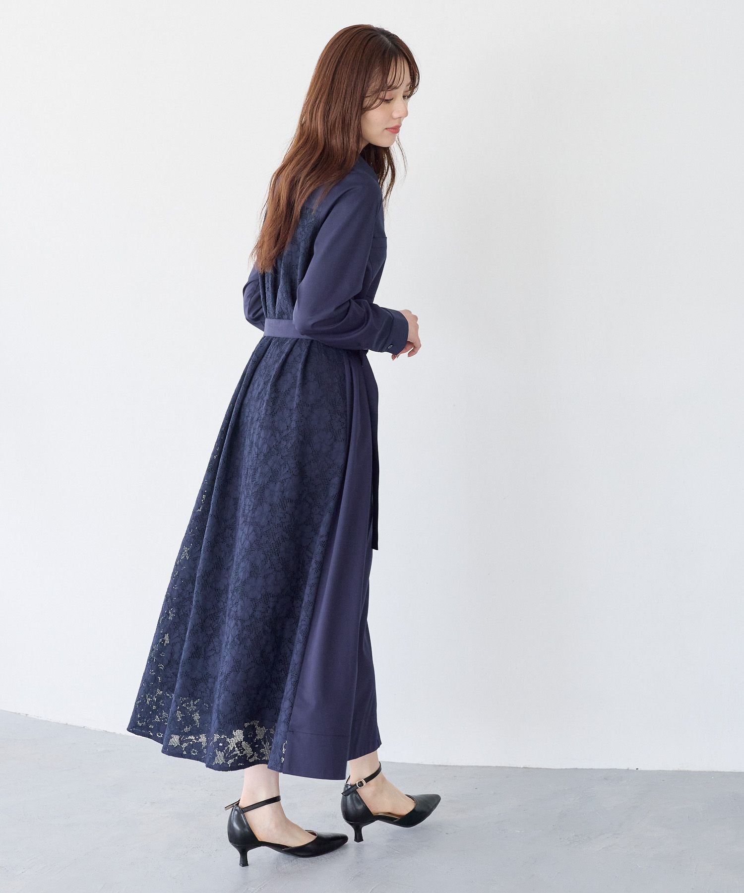 【アンデミュウ/Andemiu】のバックレースシャツワンピース インテリア・キッズ・メンズ・レディースファッション・服の通販 founy(ファニー) 　ファッション　Fashion　レディースファッション　Fashion for Women　ワンピース　Dresses　シャツワンピース / 1枚で着映えコーデ　Shirt Dresses　セレモニー　Ceremony　フィット　Fit, Slim Fit　フレア　Flare, Flared　リボン　Ribbon, Bow　エレガント 上品　Elegant　ネイビー|ID: prp329100004837556 ipo3291000000035245973