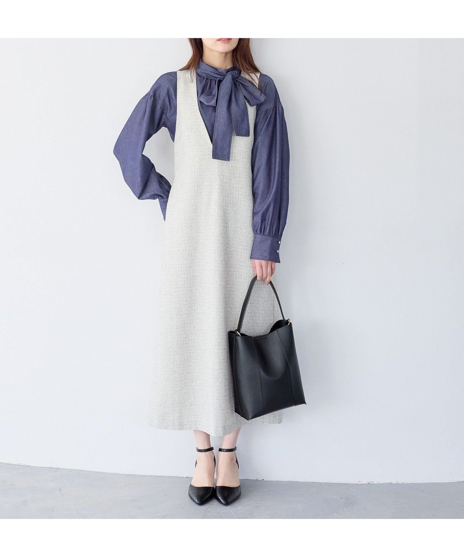 【アンデミュウ/Andemiu】のベルトツキVネックジャンスカ インテリア・キッズ・メンズ・レディースファッション・服の通販 founy(ファニー) 　ファッション　Fashion　レディースファッション　Fashion for Women　トップス・カットソー　Cut & Sew Tops　Vネックトップス　V-Neck Tops / V-Cut Neckline Shirts　ベルト&ウエストマーク　Belts & Waist Accessories　インナー　Innerwear　クラシカル　Classical, Vintage-Inspired　コンパクト　Compact, Small Size　シンプル　Simple, Minimal　スリット　Slit, Slit Detail　トレンド　Trend, Trending Now　アイボリー|ID: prp329100004837557 ipo3291000000035245980