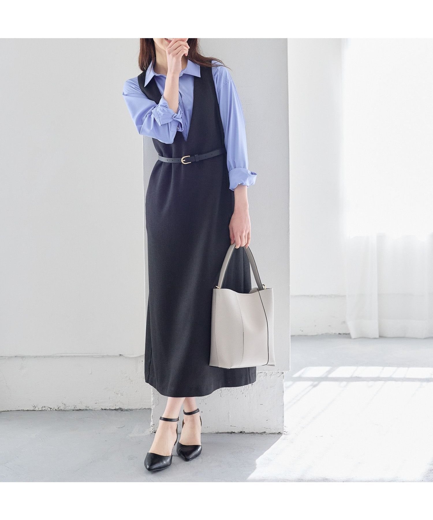 【アンデミュウ/Andemiu】のベルトツキVネックジャンスカ インテリア・キッズ・メンズ・レディースファッション・服の通販 founy(ファニー) 　ファッション　Fashion　レディースファッション　Fashion for Women　トップス・カットソー　Cut & Sew Tops　Vネックトップス　V-Neck Tops / V-Cut Neckline Shirts　ベルト&ウエストマーク　Belts & Waist Accessories　インナー　Innerwear　クラシカル　Classical, Vintage-Inspired　コンパクト　Compact, Small Size　シンプル　Simple, Minimal　スリット　Slit, Slit Detail　トレンド　Trend, Trending Now　ブラック|ID: prp329100004837557 ipo3291000000035245981