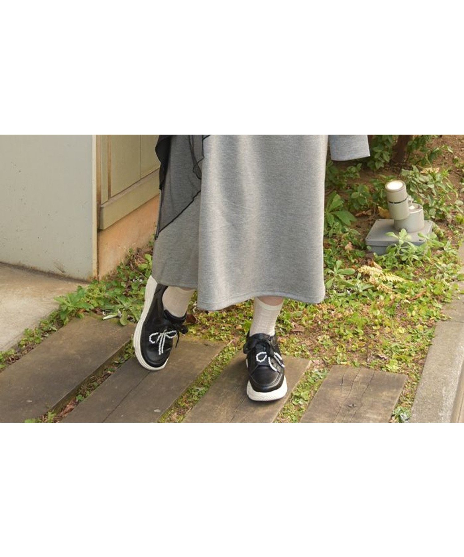 【アクシーズファム/axes femme】のアシメフリルバイカラーワンピース インテリア・キッズ・メンズ・レディースファッション・服の通販 founy(ファニー) 　ファッション　Fashion　レディースファッション　Fashion for Women　ワンピース　Dresses　おすすめ　Recommended / Our Picks　カットソー　Cut and Sewn Top　シンプル　Simple, Minimal　スニーカー　Sneakers, Trainers　リラックス　Relax, Relaxed Fit　黒|ID: prp329100004837571 ipo3291000000035246083