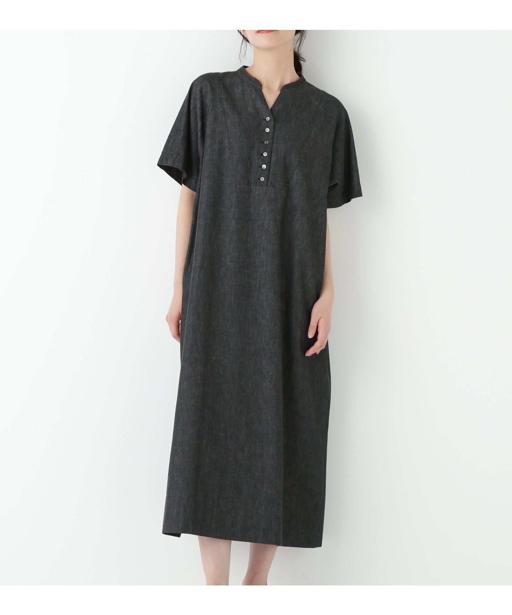 【ヒューマンウーマン/HUMAN WOMAN】のライトオンスデニムワンピース インテリア・キッズ・メンズ・レディースファッション・服の通販 founy(ファニー) 　ファッション　Fashion　レディースファッション　Fashion for Women　ワンピース　Dresses　おすすめ　Recommended / Our Picks　サンダル　Sandals, Summer Shoes　スニーカー　Sneakers, Trainers　スリーブ　Sleeve, Long Sleeve / Short Sleeve　デニム　Denim, Jeans Material　夏　Summer　ブラックシャンブレー|ID: prp329100004837574 ipo3291000000035246101