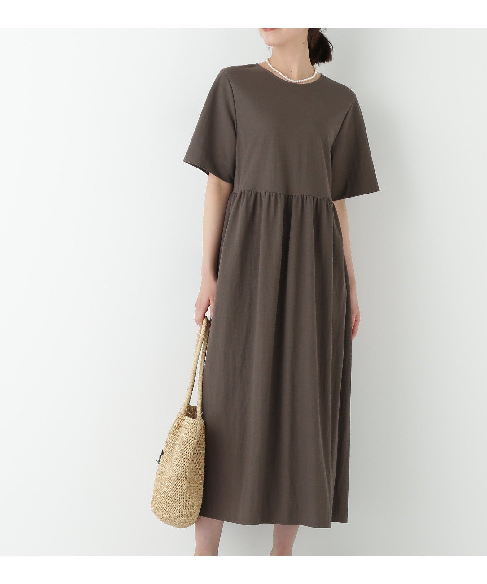 【ヒューマンウーマン/HUMAN WOMAN】のRNスムースギャザーAラインワンピース 人気、トレンドファッション・服の通販 founy(ファニー) 　ファッション　Fashion　レディースファッション　Fashion for Women　ワンピース　Dresses　Aラインワンピース・フレアシルエット　A-Line Dresses / Flared Silhouette Dresses　おすすめ　Recommended / Our Picks　アクセサリー　Fashion Accessories　カーディガン　Cardigan, Knitwear　スタンダード　Standard, Basic　ストレッチ　Stretch, Stretchy Fabric　エレガント 上品　Elegant　夏　Summer　 other-1|ID: prp329100004837576 ipo3291000000035246107