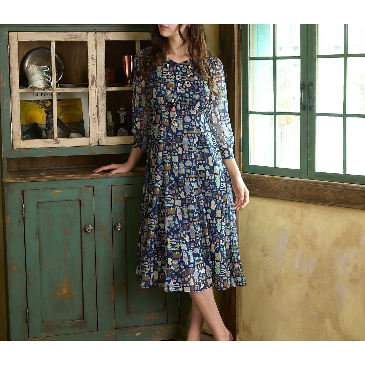 【ローズティアラ/Rose Tiara】の【22fabric】ドレスメーカー/ワンピース インテリア・キッズ・メンズ・レディースファッション・服の通販 founy(ファニー) 　ファッション　Fashion　レディースファッション　Fashion for Women　ワンピース　Dresses　フォーマル・パーティードレス・結婚式用ドレス　Elegant & Casual Dresses　アンティーク　Antique-Inspired　イラスト　Illustration　クッション　Cushion, Throw Pillow　ジョーゼット　Georgette, Semi-Sheer Fabric　スマート　Smart, Elegant　プリント　Print, Printed Pattern　マキシ　Maxi, Full Length　リボン　Ribbon, Bow　ビジネス 仕事 通勤　Business / Work / Commuting　ダークブルー|ID: prp329100004837583 ipo3291000000035246175