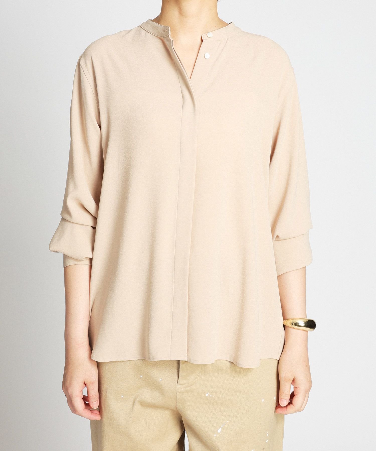 【ブリル/BRILL】のスタンドカラートリアセシャツ インテリア・キッズ・メンズ・レディースファッション・服の通販 founy(ファニー) 　ファッション　Fashion　レディースファッション　Fashion for Women　トップス・カットソー　Cut & Sew Tops　シャツ・ブラウス・オフィスカジュアル　Elegant Blouses & Button-Ups　サテン　Satin, Glossy Fabric　スリット　Slit, Slit Detail　ベージュ55|ID: prp329100004837592 ipo3291000000035246428