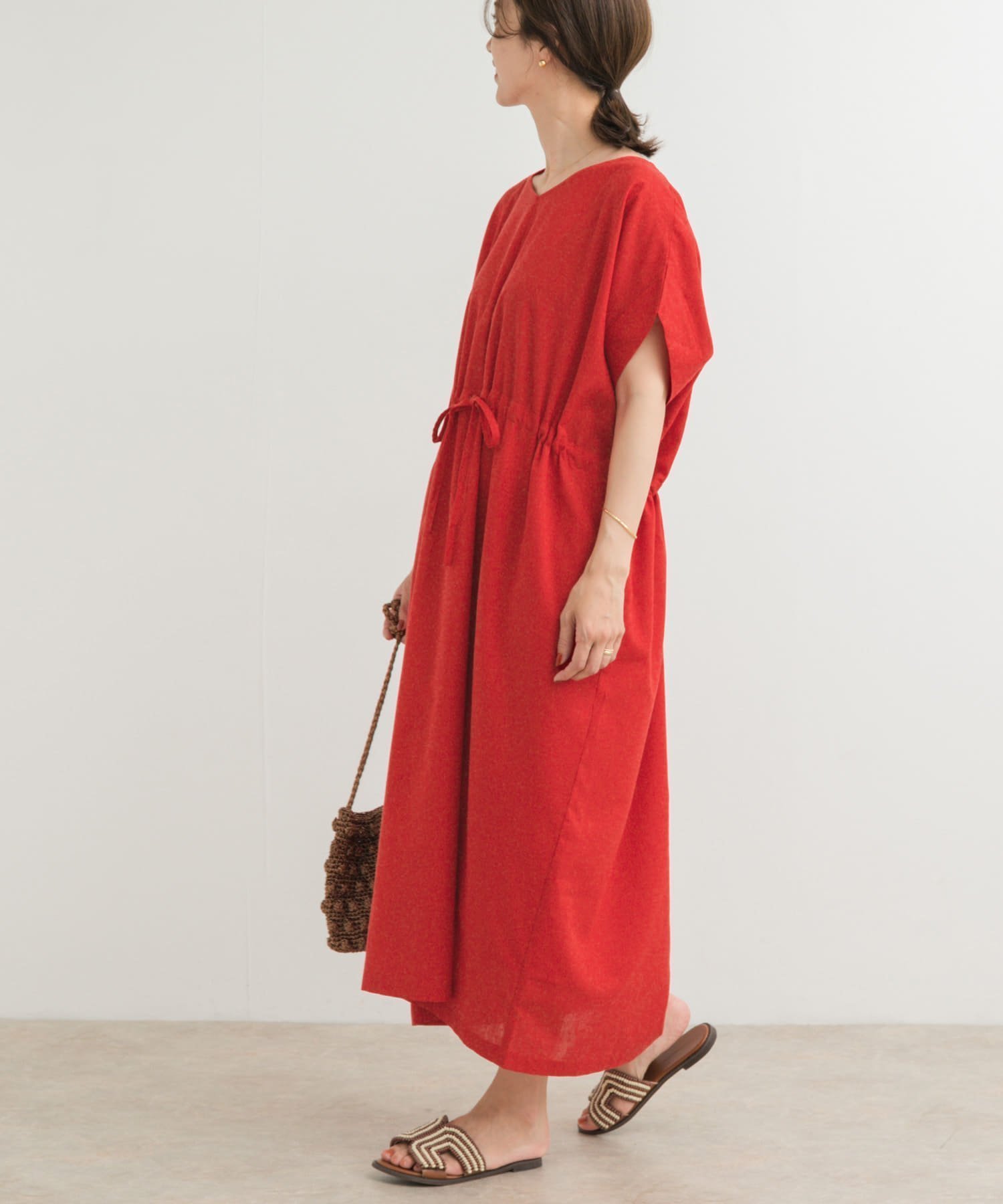 【アーバンリサーチ ドアーズ/URBAN RESEARCH DOORS】の『WEB/一部店舗限定サイズ』『UR TECH 高機能リネン』ウエストギャザーワンピース インテリア・キッズ・メンズ・レディースファッション・服の通販 founy(ファニー) 　ファッション　Fashion　レディースファッション　Fashion for Women　ワンピース　Dresses　春　Spring　ギャザー　Gathered, Ruffled　吸水　Absorbent, Quick-Dry　スリーブ　Sleeve, Long Sleeve / Short Sleeve　フレンチ　French, French Style　リネン　Linen, Linen Fabric　レギンス　Leggings, Stretch Pants　ロング　Long, Long-Length　S/S・春夏　SS, Spring/Summer, Warm Season　夏　Summer　2025年　2025　2025春夏・S/S　Spring/Summer 2025 SS25　RED|ID: prp329100004837609 ipo3291000000035246881