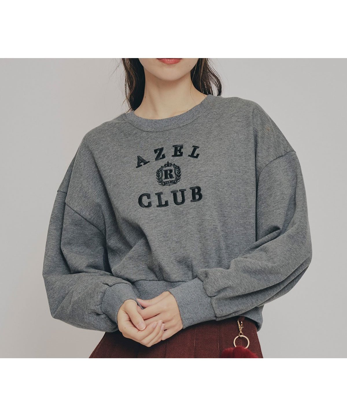 【レディアゼル/REDYAZEL】のアゼルクラブカレッジロゴスウェットプルオーバー インテリア・キッズ・メンズ・レディースファッション・服の通販 founy(ファニー) 　ファッション　Fashion　レディースファッション　Fashion for Women　トップス・カットソー　Cut & Sew Tops　レディースパーカー・カジュアルフーディー　Casual Hoodies & Sweatshirts　カジュアルプルオーバー・ニットトップス　Pullovers & Knit Tops / Casual Pullovers　スウェット・クルーネックトップス　Sweatshirts & Crewnecks / Relaxed Fit Sweat Tops　おすすめ　Recommended / Our Picks　ガーリー　Girly, Feminine Style　キャップ　Cap, Baseball Cap　クラシカル　Classical, Vintage-Inspired　ショート　Short, Short Length　チェック　Check, Plaid, Tartan　トレンド　Trend, Trending Now　バランス　Balance, Style Balance　プリーツ　Pleats, Pleated　エレガント 上品　Elegant　グレー|ID: prp329100004837629 ipo3291000000035247182