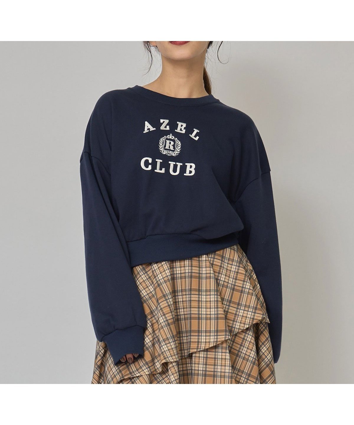 【レディアゼル/REDYAZEL】のアゼルクラブカレッジロゴスウェットプルオーバー インテリア・キッズ・メンズ・レディースファッション・服の通販 founy(ファニー) 　ファッション　Fashion　レディースファッション　Fashion for Women　トップス・カットソー　Cut & Sew Tops　レディースパーカー・カジュアルフーディー　Casual Hoodies & Sweatshirts　カジュアルプルオーバー・ニットトップス　Pullovers & Knit Tops / Casual Pullovers　スウェット・クルーネックトップス　Sweatshirts & Crewnecks / Relaxed Fit Sweat Tops　おすすめ　Recommended / Our Picks　ガーリー　Girly, Feminine Style　キャップ　Cap, Baseball Cap　クラシカル　Classical, Vintage-Inspired　ショート　Short, Short Length　チェック　Check, Plaid, Tartan　トレンド　Trend, Trending Now　バランス　Balance, Style Balance　プリーツ　Pleats, Pleated　エレガント 上品　Elegant　ネイビー|ID: prp329100004837629 ipo3291000000035247183
