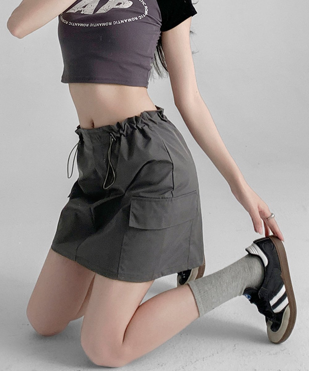 【ミニミニストア/miniministore】のカーゴスカート ミニスカートハイウエスト インテリア・キッズ・メンズ・レディースファッション・服の通販 founy(ファニー) 　ファッション　Fashion　レディースファッション　Fashion for Women　スカート　Skirts　ミニスカート　Mini Skirts　インナー　Innerwear　厚底　Platform Shoes　春　Spring　スニーカー　Sneakers, Trainers　トレンド　Trend, Trending Now　ドローコード　Drawcord, Drawstring Cord　ドローストリング　Drawstring, Pull Cord　台形　A-Line, Trapezoid Shape　フラップ　Flap, Flap Pocket　ポケット　Pocket, Pocket Detail　ロング　Long, Long-Length　ワーク　Workwear, Utility Style　S/S・春夏　SS, Spring/Summer, Warm Season　おすすめ　Recommended / Our Picks　夏　Summer　ダークグレー|ID: prp329100004838461 ipo3291000000035256949