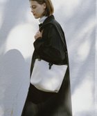 【ビショップ/Bshop】のASHDOWN MEDIUM UNISEX 人気、トレンドファッション・服の通販 founy(ファニー) ファッション Fashion レディースファッション Fashion for Women アウトドア Outdoor Clothing イタリア Italy チャーム Charm, Pendant ツイル Twist, Twisted Detail ポケット Pocket, Pocket Detail ユニセックス Unisex, Genderless ラップ Wrap, Wrap Design thumbnail WHITE系1|ID: prp329100004839141 ipo3291000000036088853