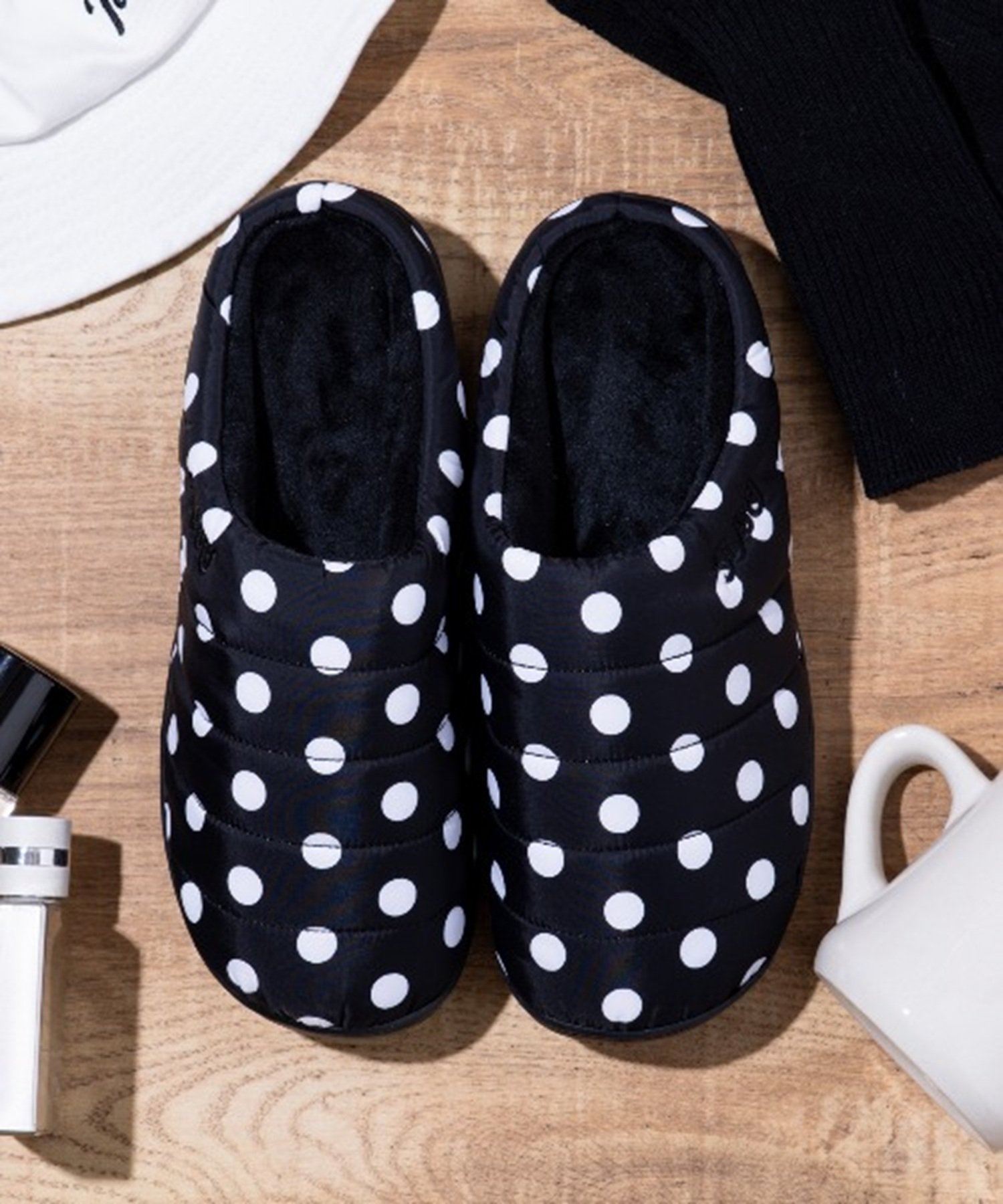 【セットアップセブン/SETUP7】のSUBU/WINTER SANDALS スリッポン/サンダル テフロン加工/4層クッション インテリア・キッズ・メンズ・レディースファッション・服の通販 founy(ファニー) 　ファッション　Fashion　レディースファッション　Fashion for Women　インソール　Shoe Insole　クッション　Cushion, Throw Pillow　コーティング　Coating, Coated Finish　サンダル　Sandals, Summer Shoes　スタンダード　Standard, Basic　スリッポン　Slip-On, Loafer　ダウン　Down, Puffer　フィット　Fit, Slim Fit　リラックス　Relax, Relaxed Fit　冬　Winter / This Winter　A/W・秋冬　Autumn/Winter　再入荷　Restock / Back in Stock　BLK2|ID: prp329100004843777 ipo3291000000035305657