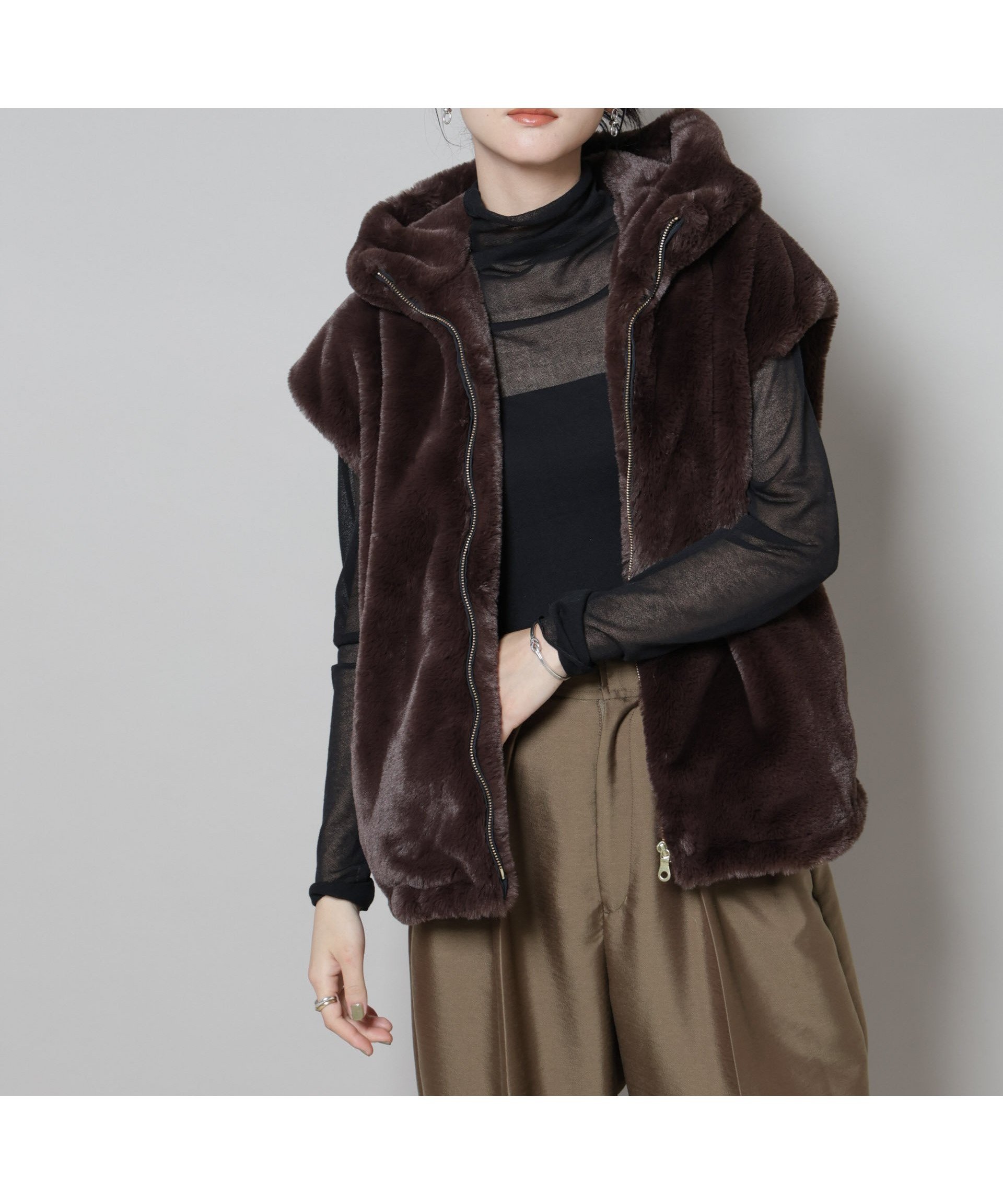 【ナノ ユニバース/nano universe】のフェイクファーフードベスト 人気、トレンドファッション・服の通販 founy(ファニー) 　ファッション　Fashion　レディースファッション　Fashion for Women　アウター　Coat / Outerwear Collection　トップス・カットソー　Cut & Sew Tops　ベスト&ジレ / 重ね着スタイル　Vests & Gilets　ジャケット　Jacket, Outerwear　タオル　Towel, Bath Towel　トレンド　Trend, Trending Now　フェイクファー　Faux Fur, Imitation Fur　ベスト　Vest, Waistcoat　ポケット　Pocket, Pocket Detail　ライナー　Liner, Inner Layer　リラックス　Relax, Relaxed Fit　冬　Winter / This Winter　おすすめ　Recommended / Our Picks　2025年　2025　2025-2026秋冬・A/W　Autumn/Winter 2025–26 AW25–26　 other-1|ID: prp329100004843900 ipo3291000000035307464