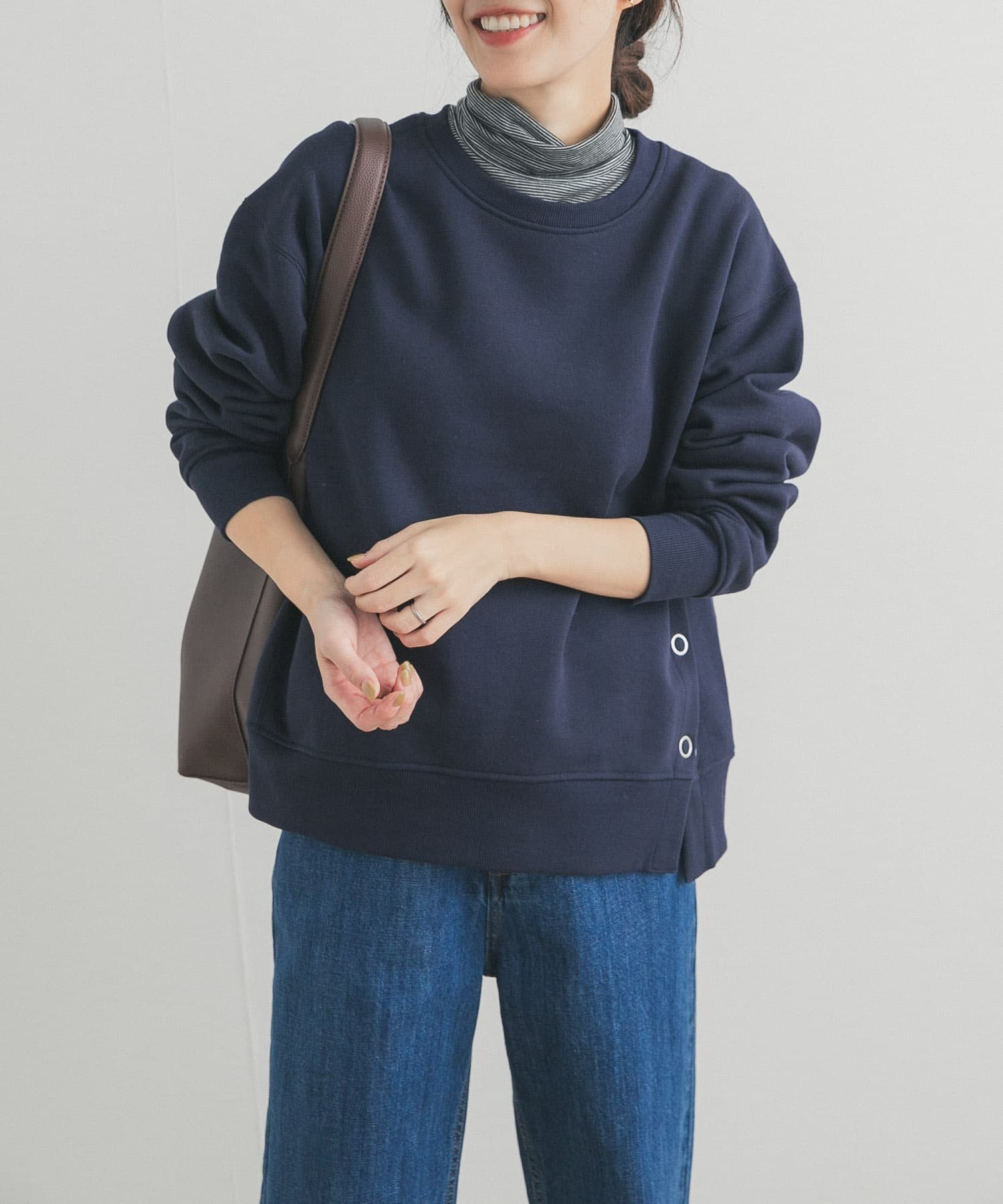 【アーバンリサーチ ドアーズ/URBAN RESEARCH DOORS】の『一部WEB限定カラー』『UR TECH』裏起毛サイド釦スウェット インテリア・キッズ・メンズ・レディースファッション・服の通販 founy(ファニー) 　ファッション　Fashion　レディースファッション　Fashion for Women　トップス・カットソー　Cut & Sew Tops　レディースパーカー・カジュアルフーディー　Casual Hoodies & Sweatshirts　スウェット・クルーネックトップス　Sweatshirts & Crewnecks / Relaxed Fit Sweat Tops　インナー　Innerwear　カットソー　Cut and Sewn Top　スウェット / スエット　Sweatshirt, Sweatwear　ドット　Polka Dot, Dot Pattern　A/W・秋冬　Autumn/Winter　冬　Winter / This Winter　おすすめ　Recommended / Our Picks　エレガント 上品　Elegant　2025年　2025　2025-2026秋冬・A/W　Autumn/Winter 2025–26 AW25–26　ネイビー|ID: prp329100004843921 ipo3291000000035307790